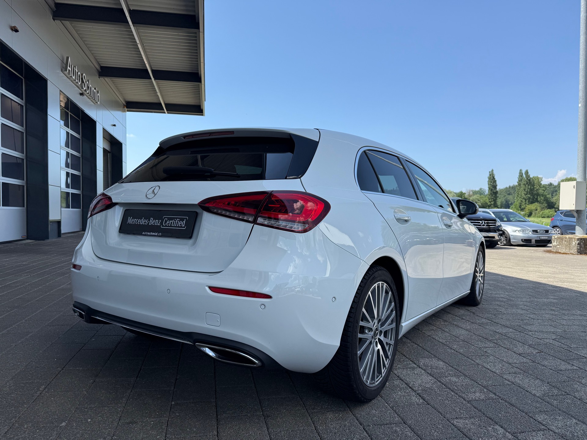 MERCEDES-BENZ A 180 Progressive 7G-DCT-showroom-element-1