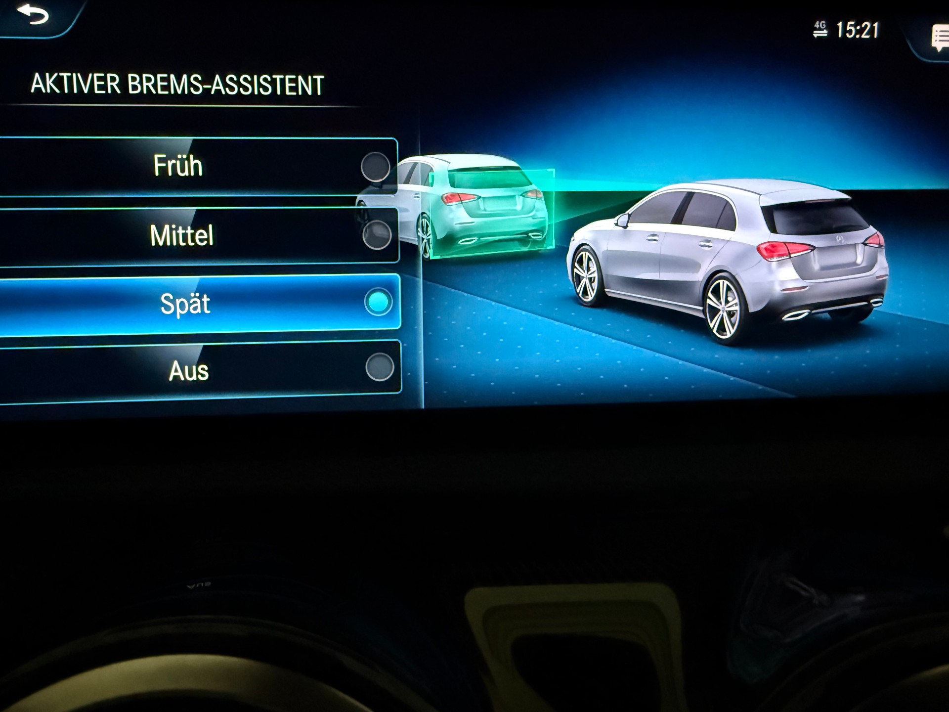 MERCEDES-BENZ A 180 Progressive 7G-DCT-image-8