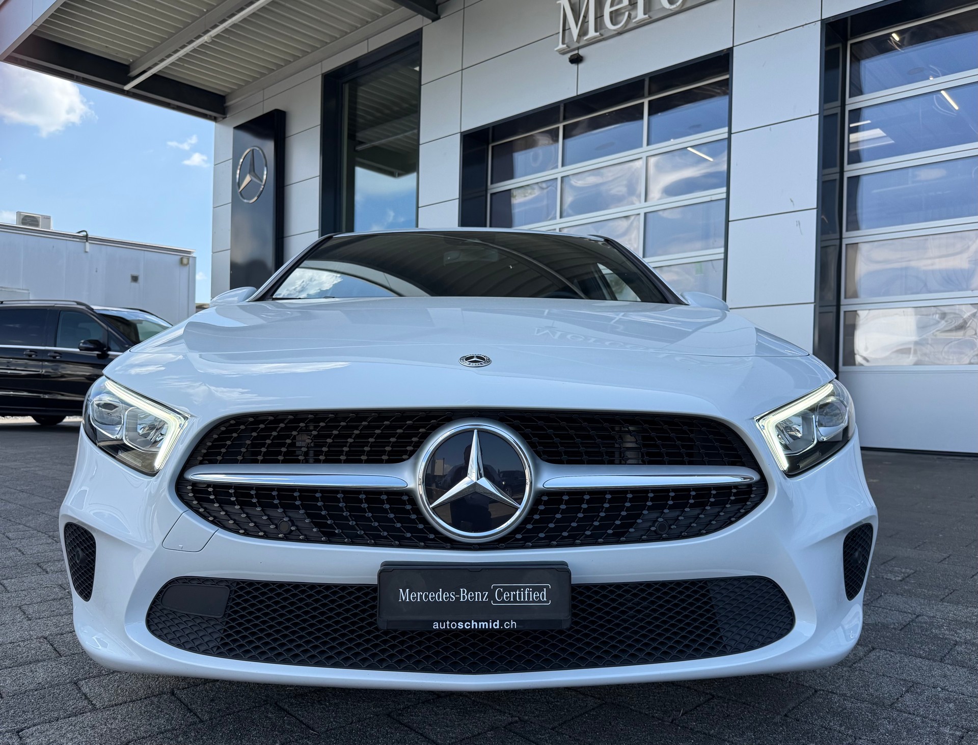 MERCEDES-BENZ A 180 Progressive 7G-DCT-showroom-element-2