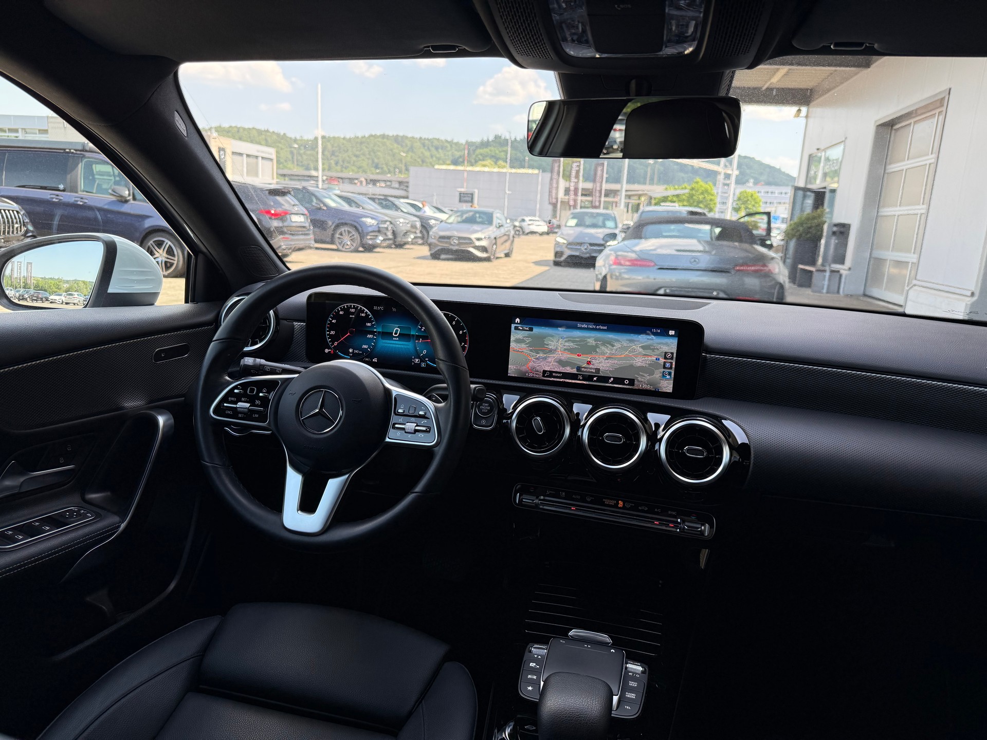 MERCEDES-BENZ A 180 Progressive 7G-DCT-image-5