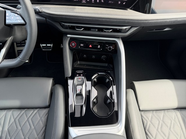 AUDI SQ5 TFSI quattro S-tronic-image-14