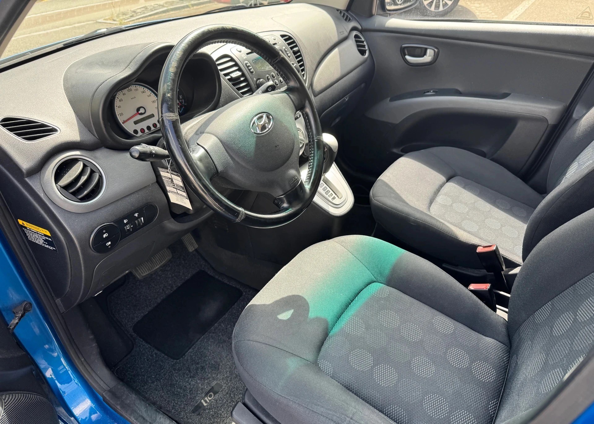 HYUNDAI i10 1.2 Style Automatic-image-8