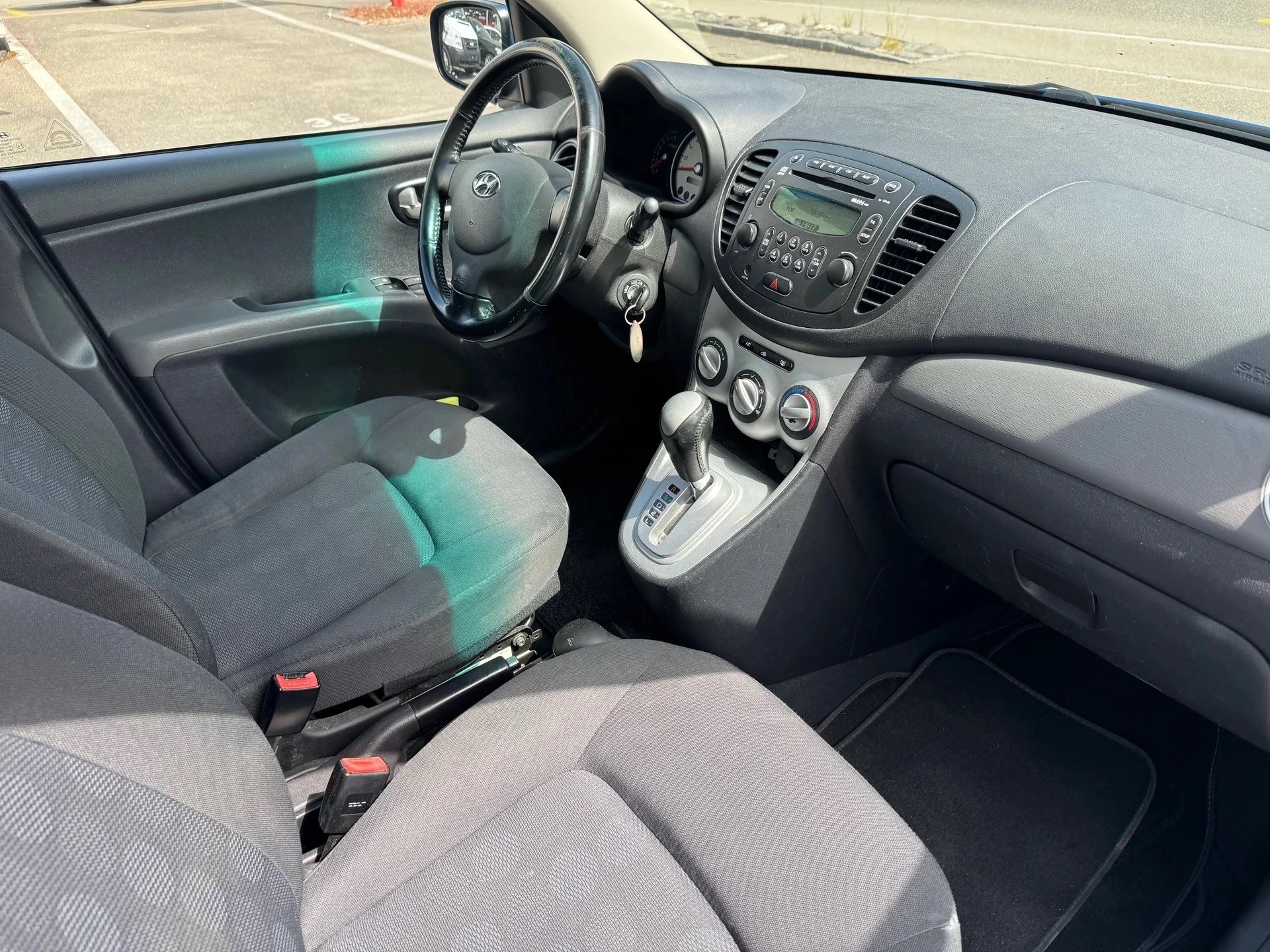HYUNDAI i10 1.2 Style Automatic-image-9
