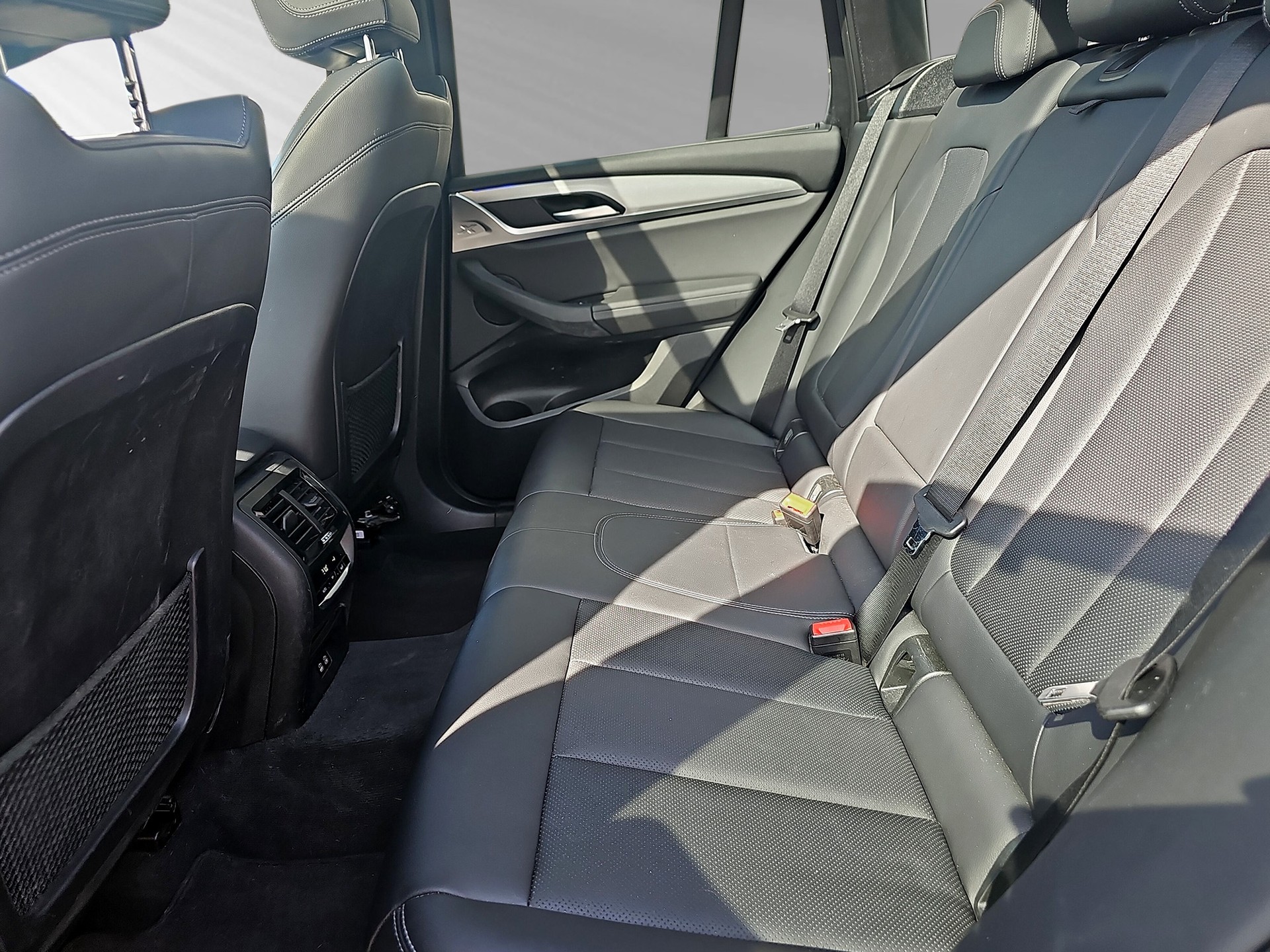 BMW X3 xDrive 20i-image-6