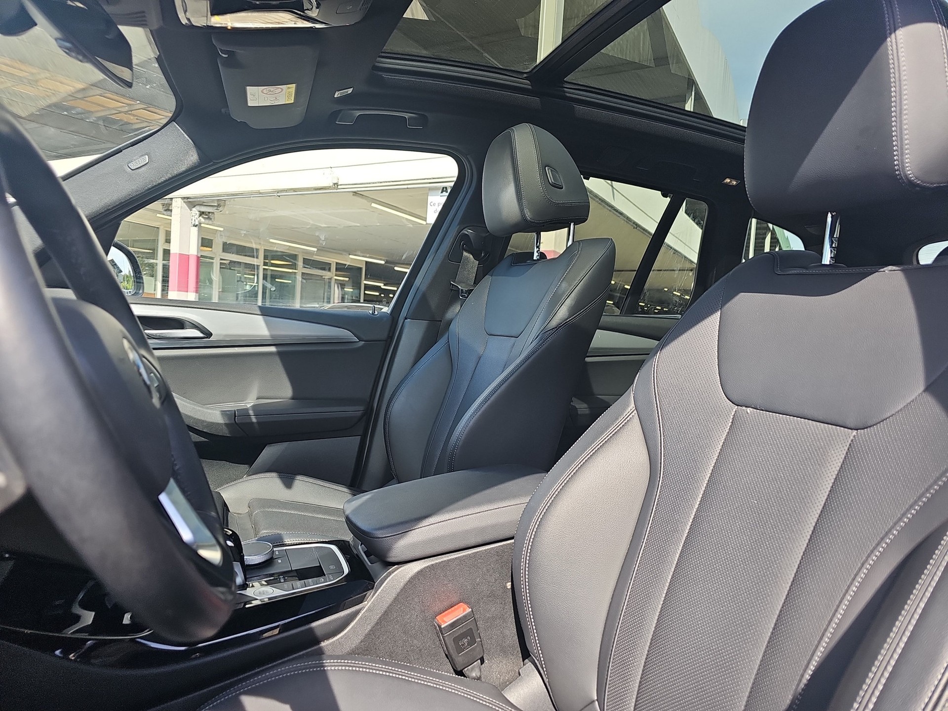 BMW X3 xDrive 20i-image-9
