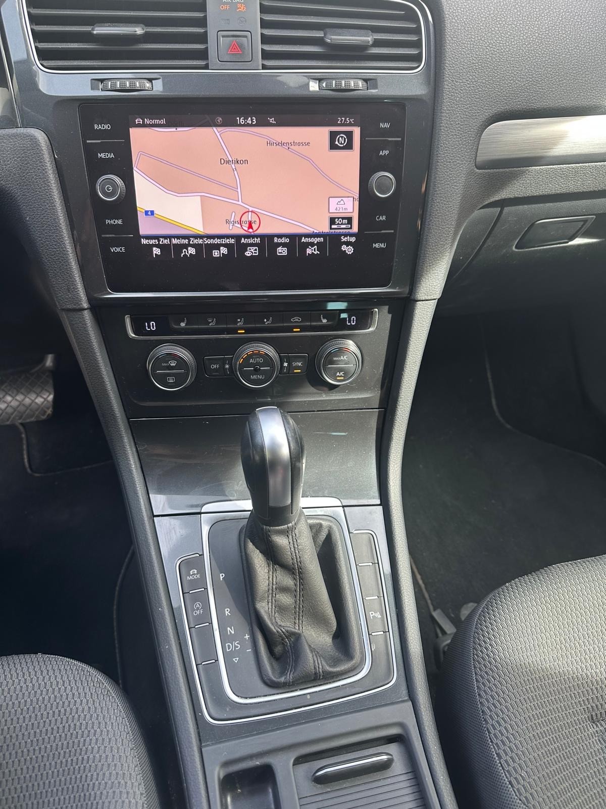 VW Golf Variant 2.0 TDI Comfortline DSG-image-8