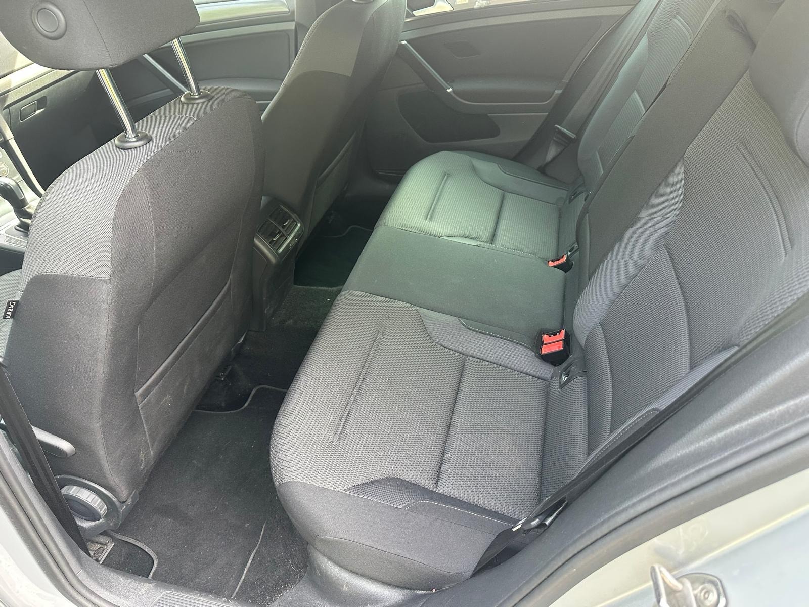 VW Golf Variant 2.0 TDI Comfortline DSG-image-5