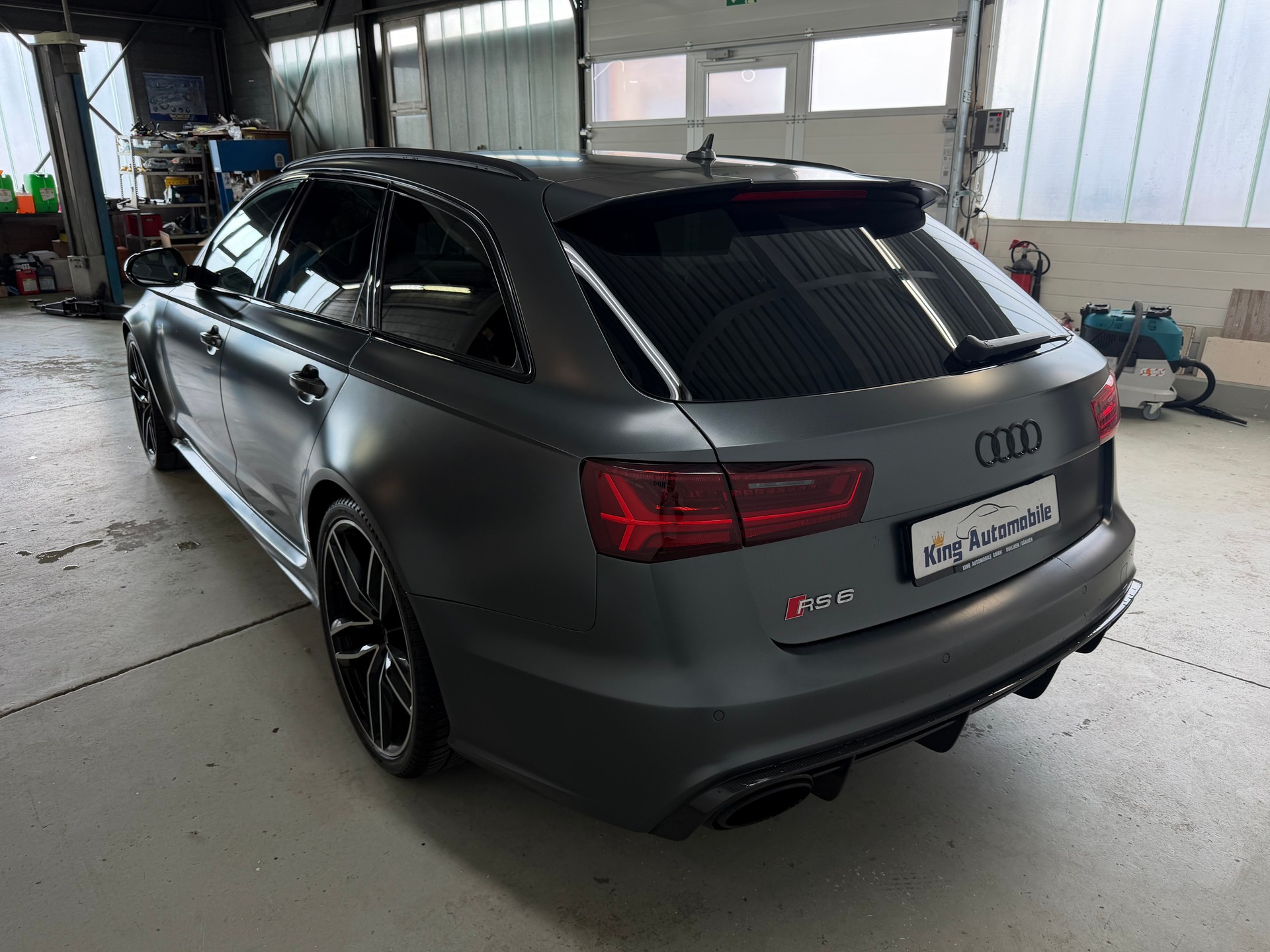 AUDI RS6 Avant 4.0 TFSI V8 performance quattro | Frisch MFK | Pano Dach | Dynamik-Paket-image-4