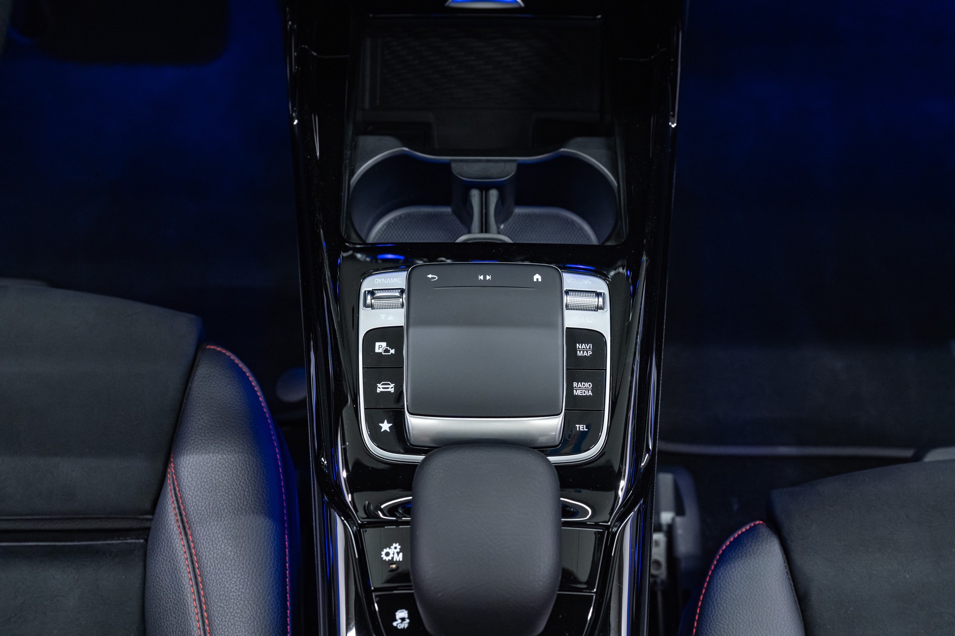 MERCEDES-BENZ A 35 AMG 4Matic Speedshift (CH)-image-10