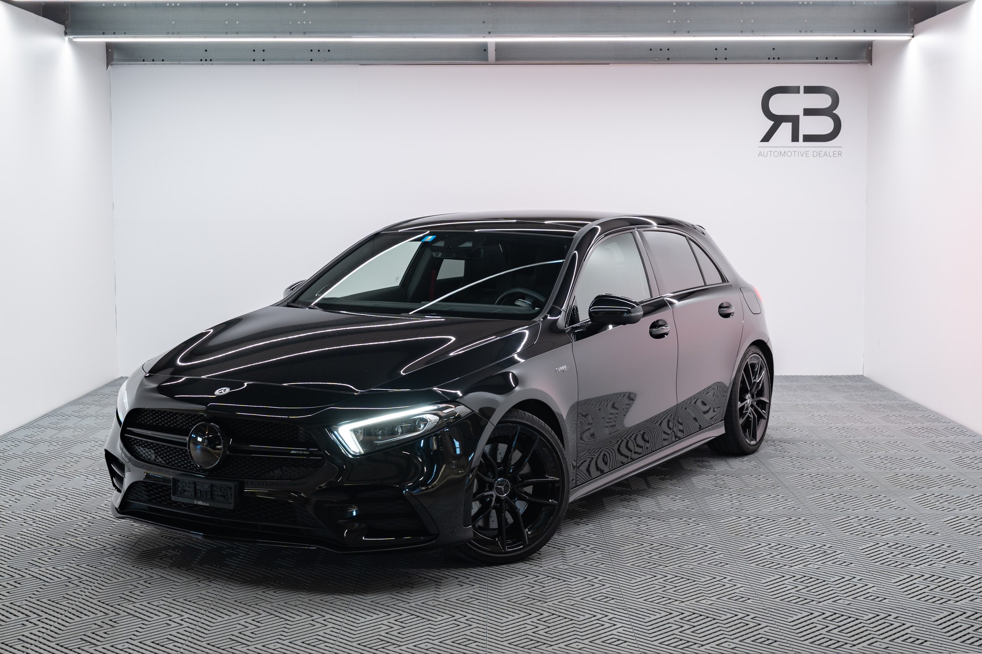 MERCEDES-BENZ A 35 AMG 4Matic Speedshift (CH)