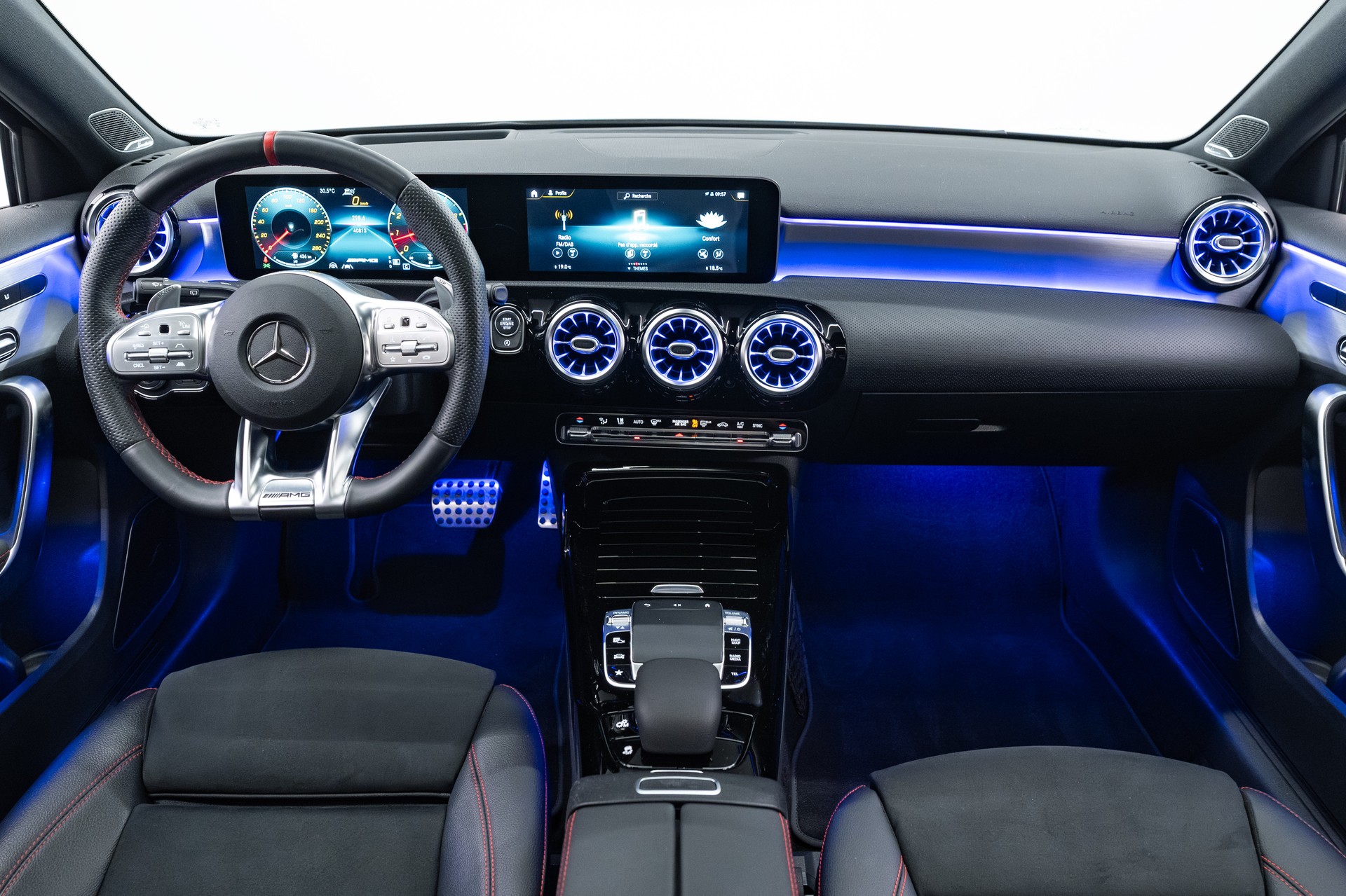 MERCEDES-BENZ A 35 AMG 4Matic Speedshift (CH)-image-8