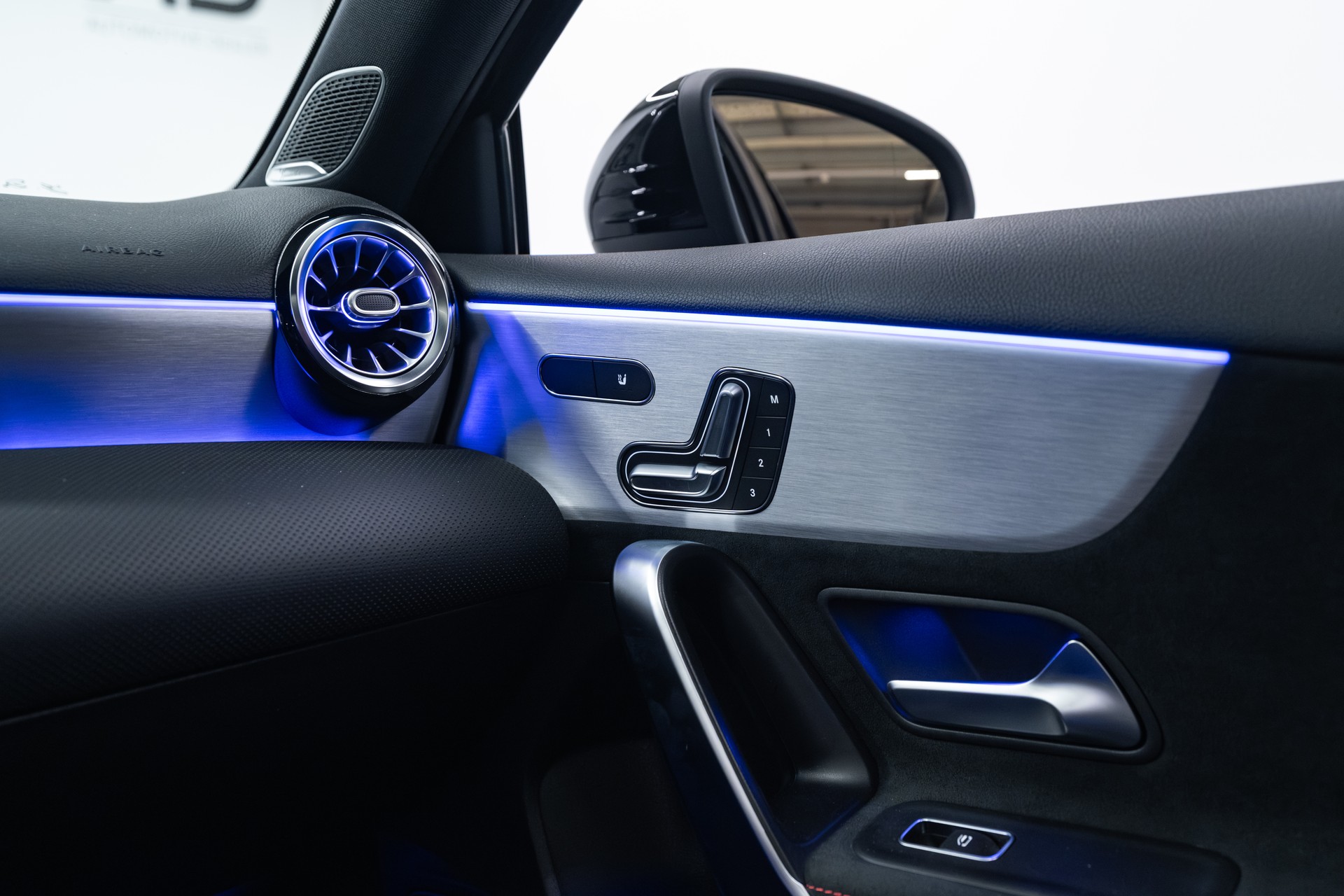 MERCEDES-BENZ A 35 AMG 4Matic Speedshift (CH)-image-11