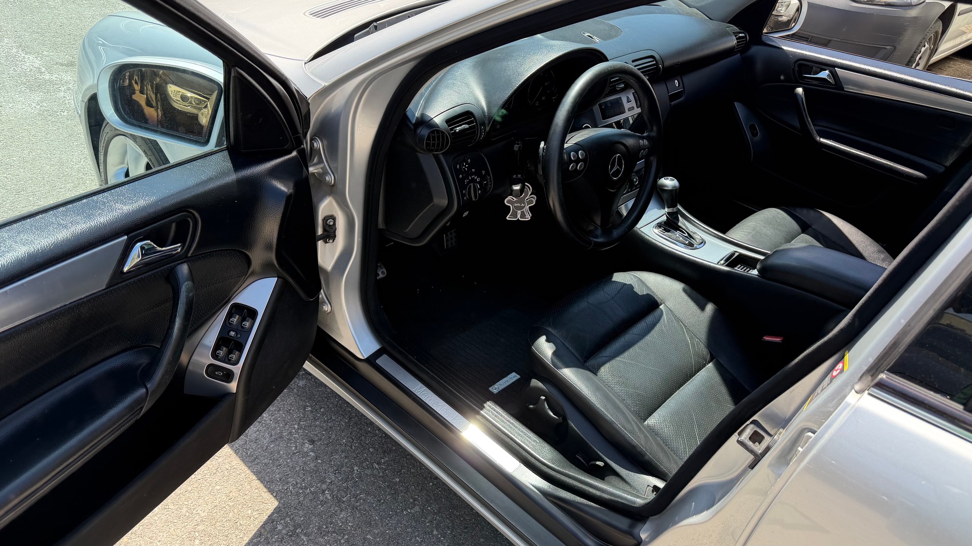 MERCEDES-BENZ C 220 CDI Avantgarde Sport Edition-image-6
