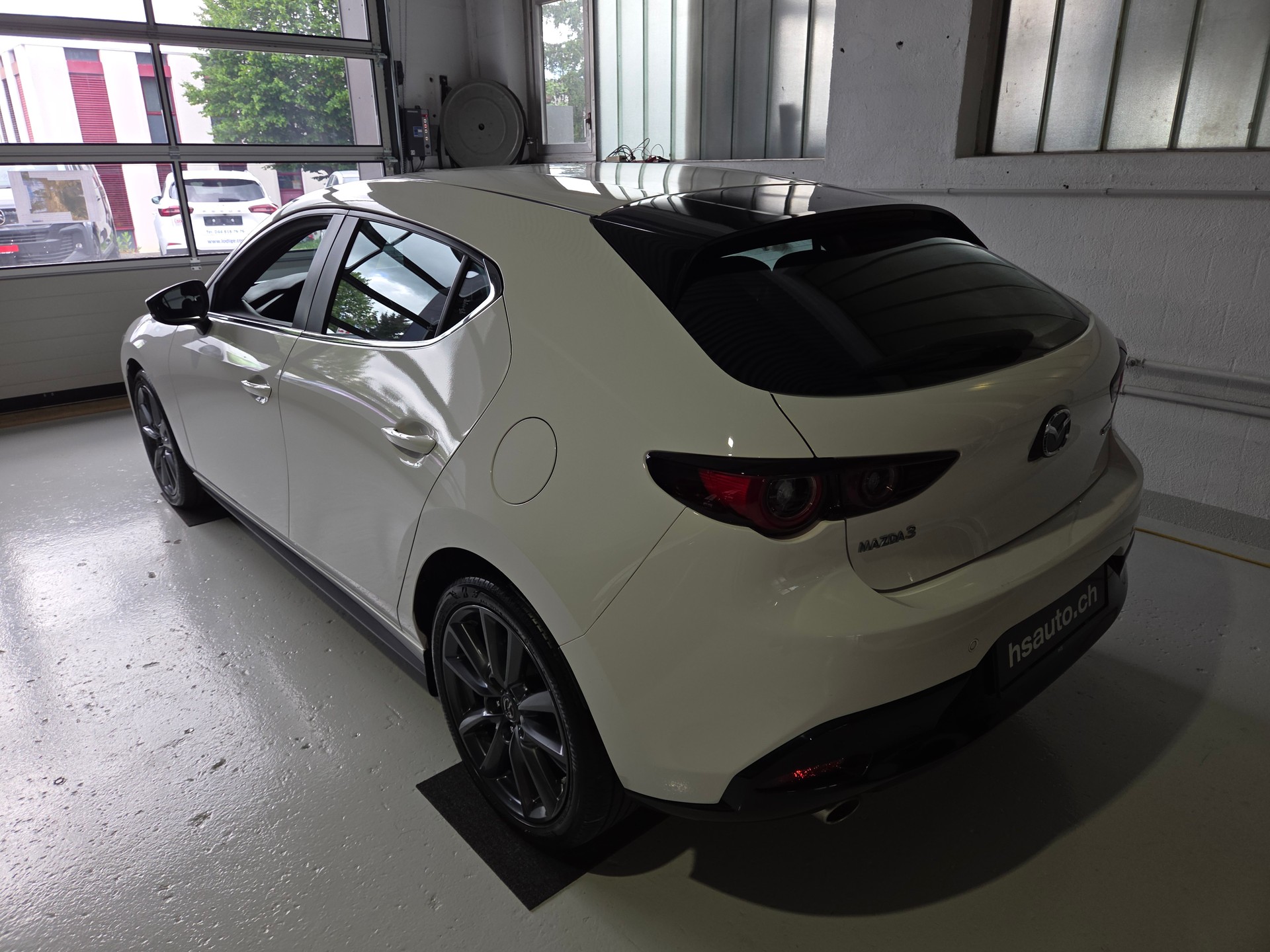 MAZDA 3 Hatchback SKYACTIV-G M Hybrid 150 Ambition Automat-image-2