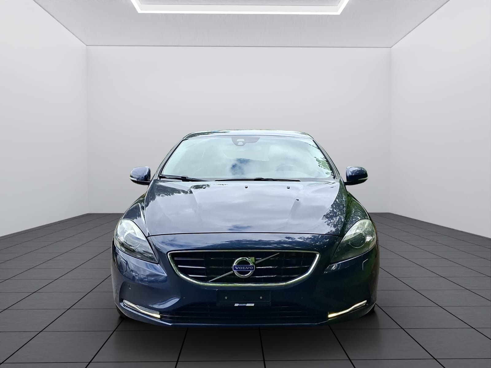 VOLVO V40 D2-showroom-element-1
