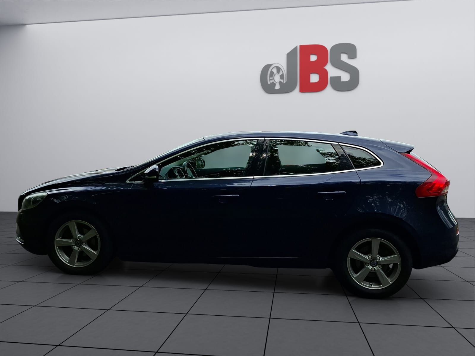 VOLVO V40 D2-showroom-element-3