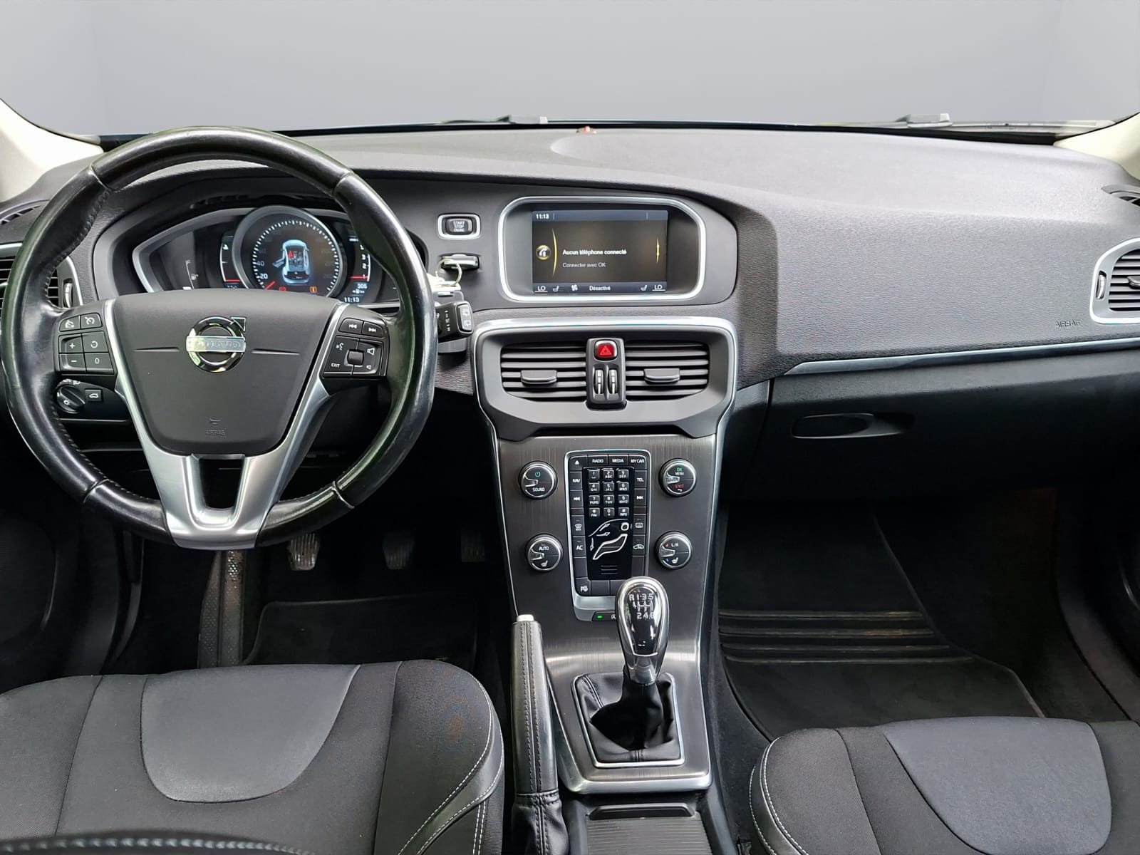 VOLVO V40 D2-image-13