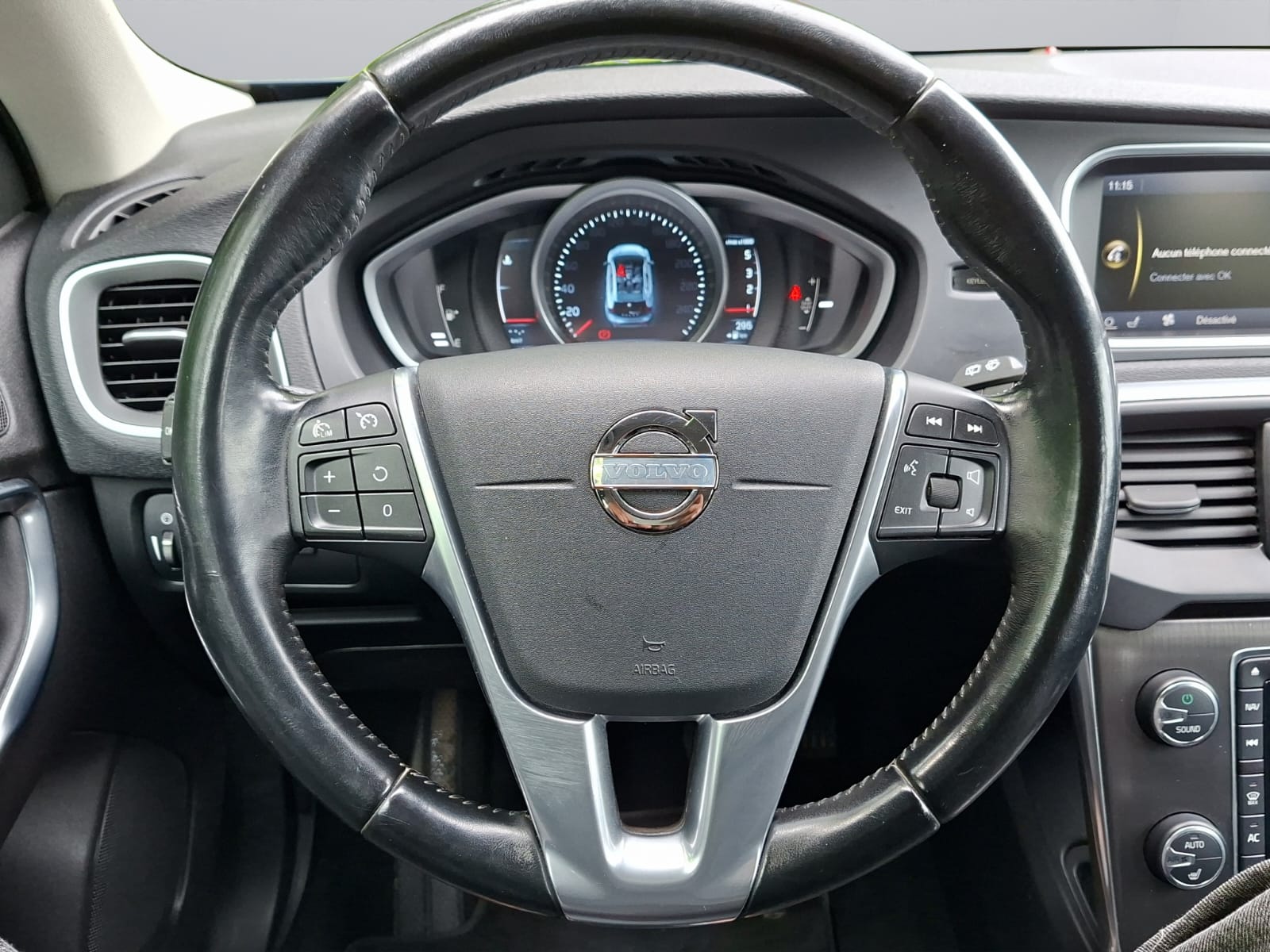 VOLVO V40 D2-image-14