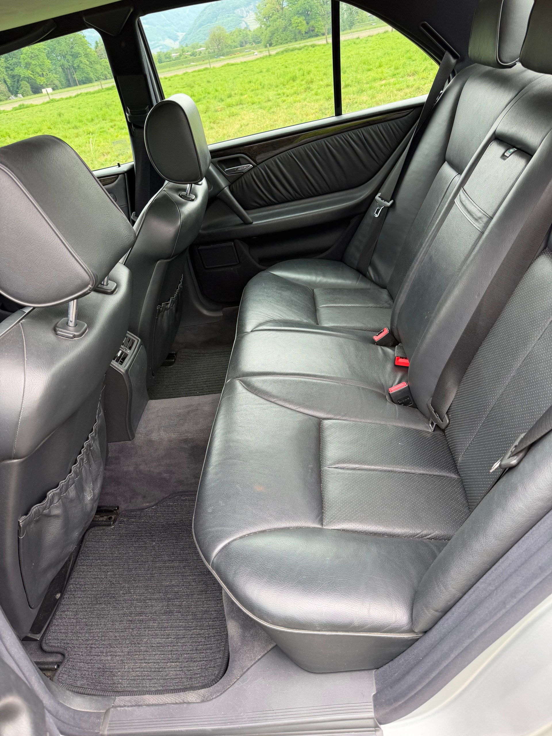MERCEDES-BENZ E 320 Avantgarde Automatic-image-8