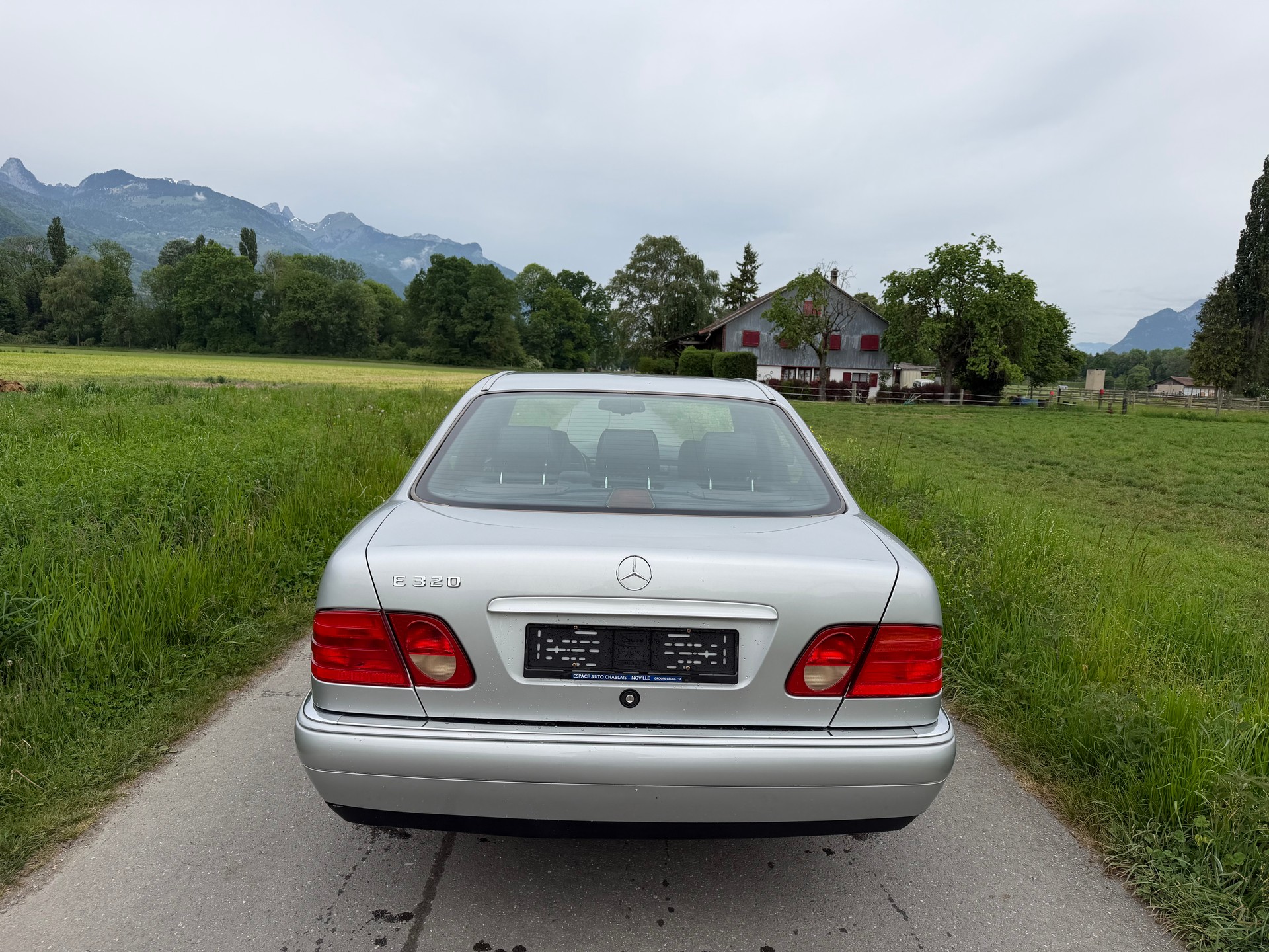 MERCEDES-BENZ E 320 Avantgarde Automatic-image-4