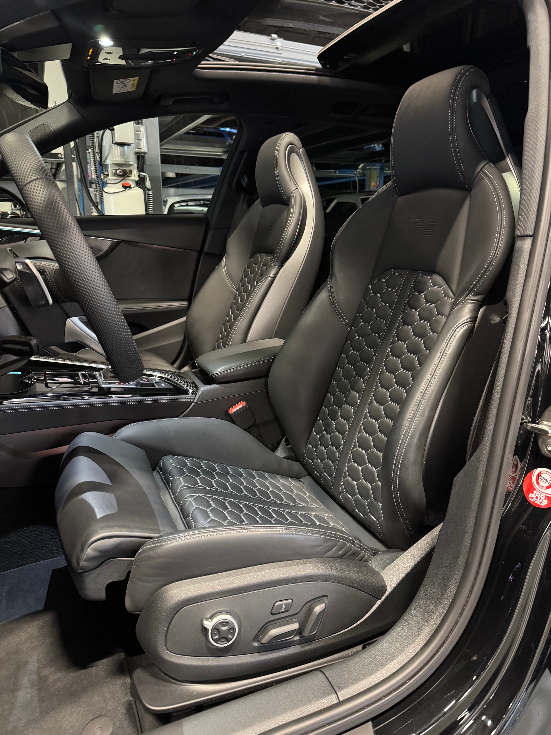 AUDI RS4 Avant quattro *RS Competition Plus*-image-9