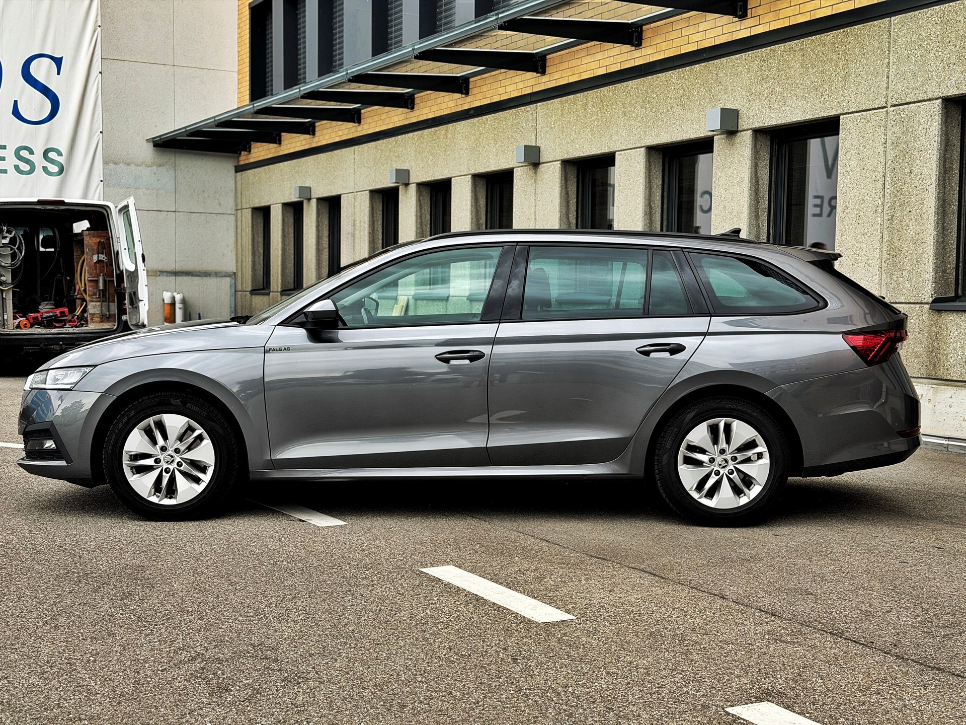SKODA Octavia Combi 2.0 TDI DSG Ambition 4x4-showroom-element-1