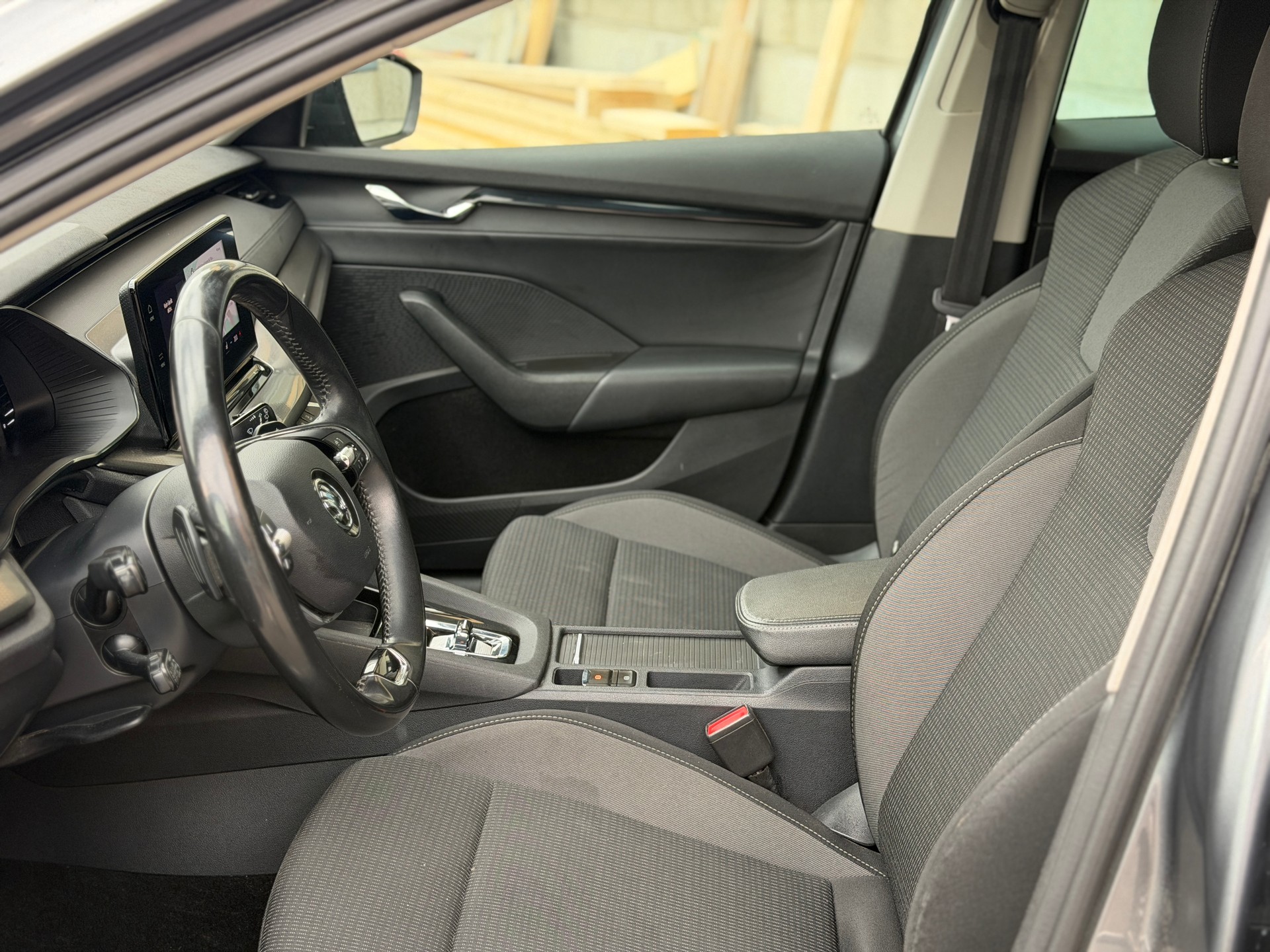 SKODA Octavia Combi 2.0 TDI DSG Ambition 4x4-image-15