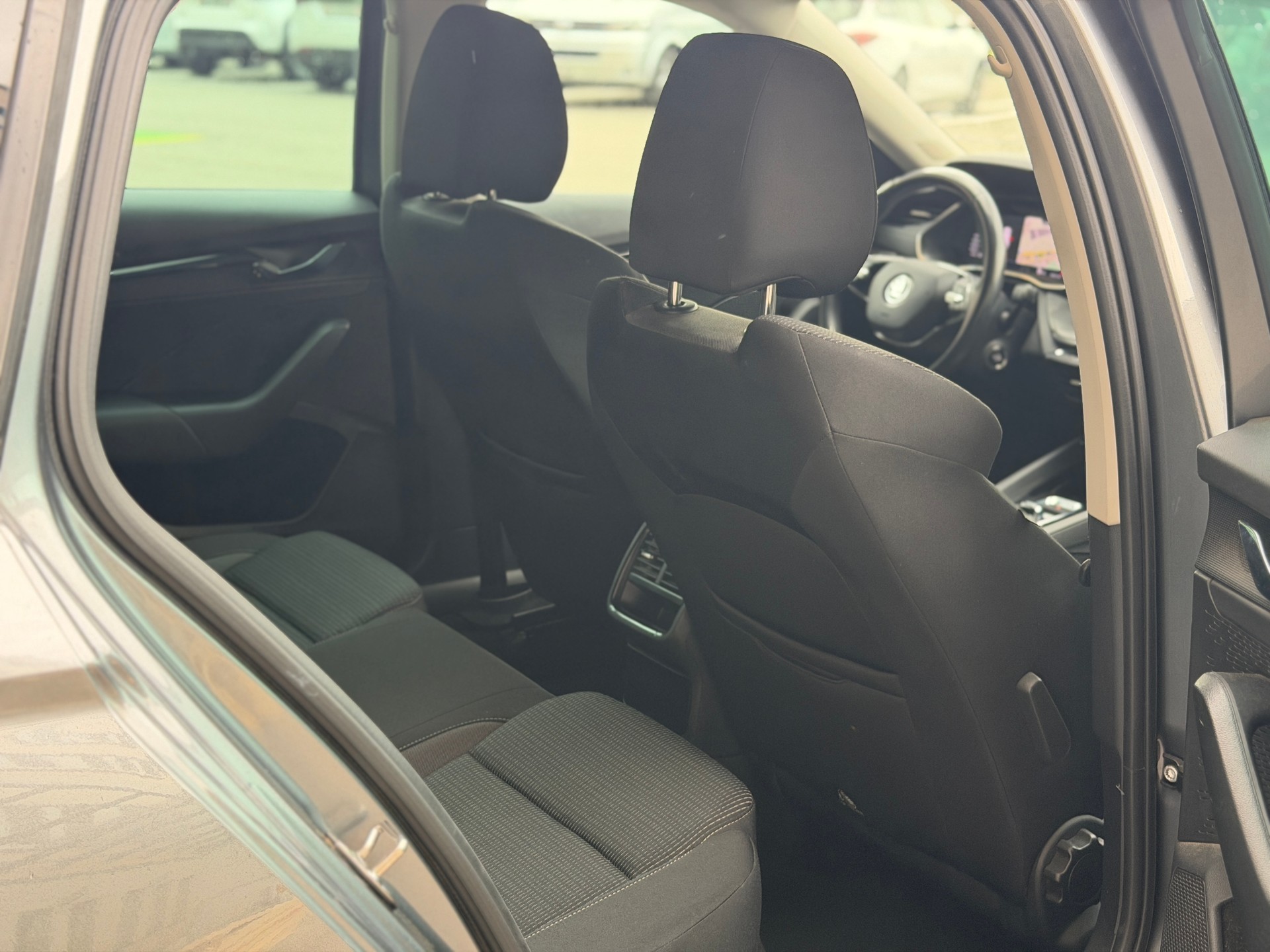 SKODA Octavia Combi 2.0 TDI DSG Ambition 4x4-image-20