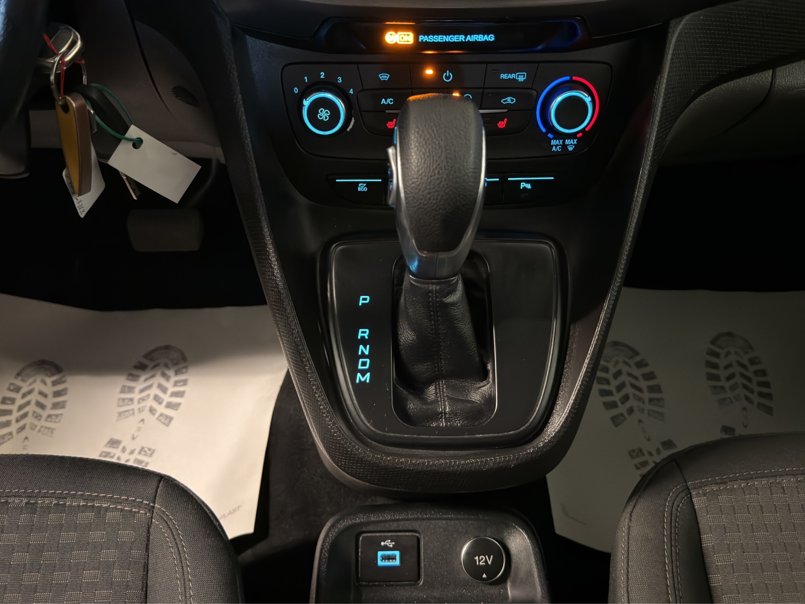 FORD Tourneo Connect 1.5 EcoBlue Trend Automat-image-9