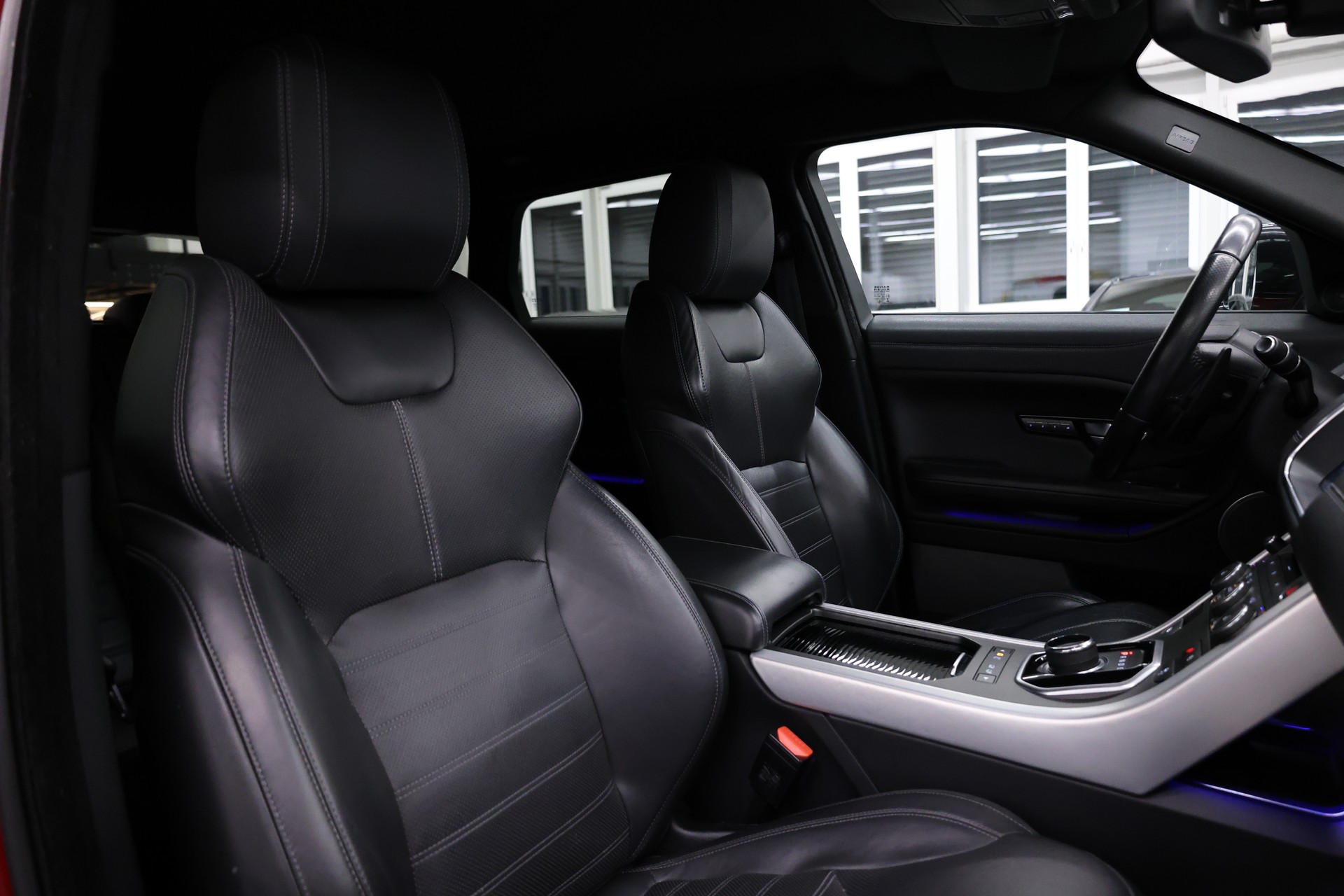 LAND ROVER Range Rover Evoque 2.0 TD4 HSE Dynamic-image-18