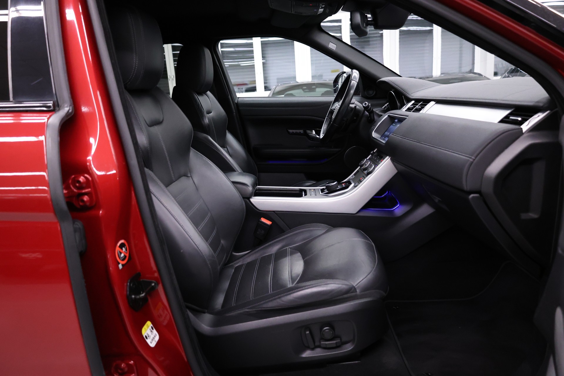 LAND ROVER Range Rover Evoque 2.0 TD4 HSE Dynamic-image-16