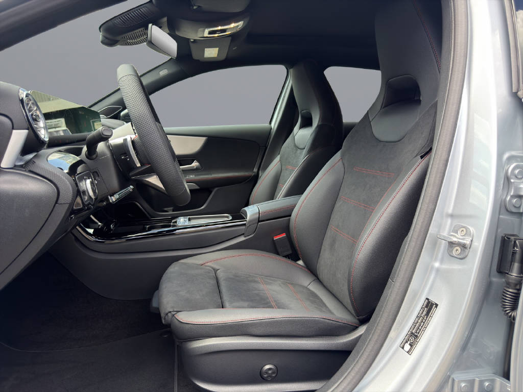 MERCEDES-BENZ A 220 AMG Line 4m-image-7