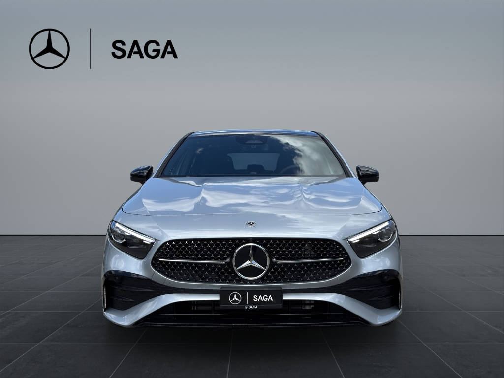MERCEDES-BENZ A 220 AMG Line 4m-showroom-element-1