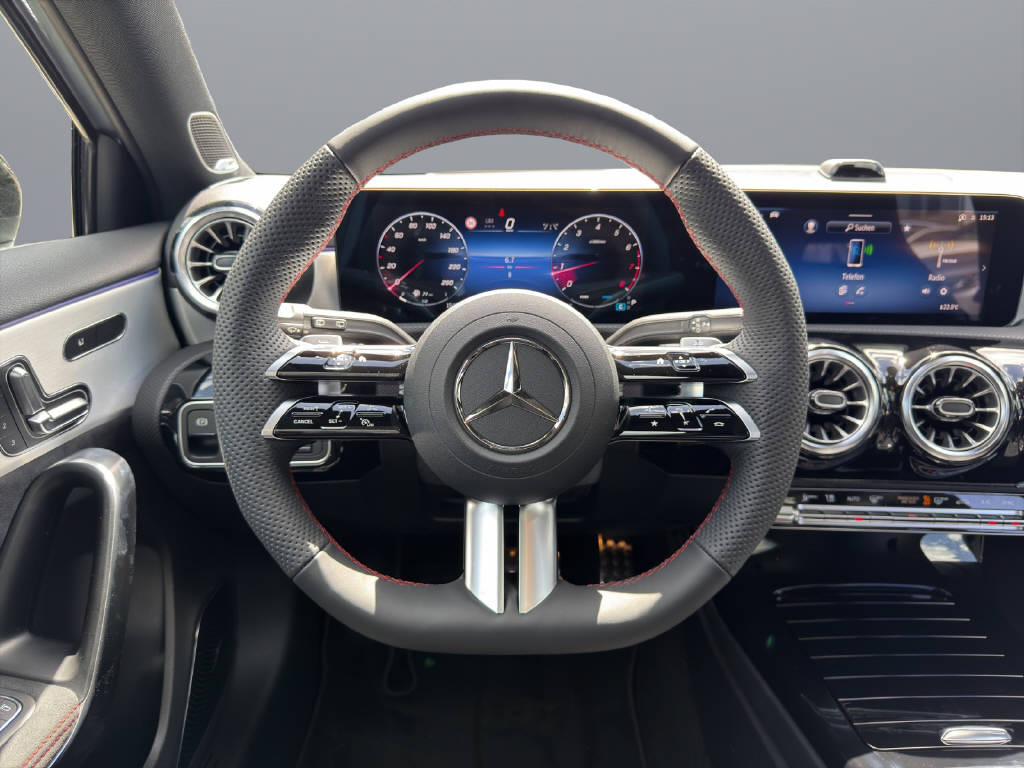 MERCEDES-BENZ A 220 AMG Line 4m-image-9