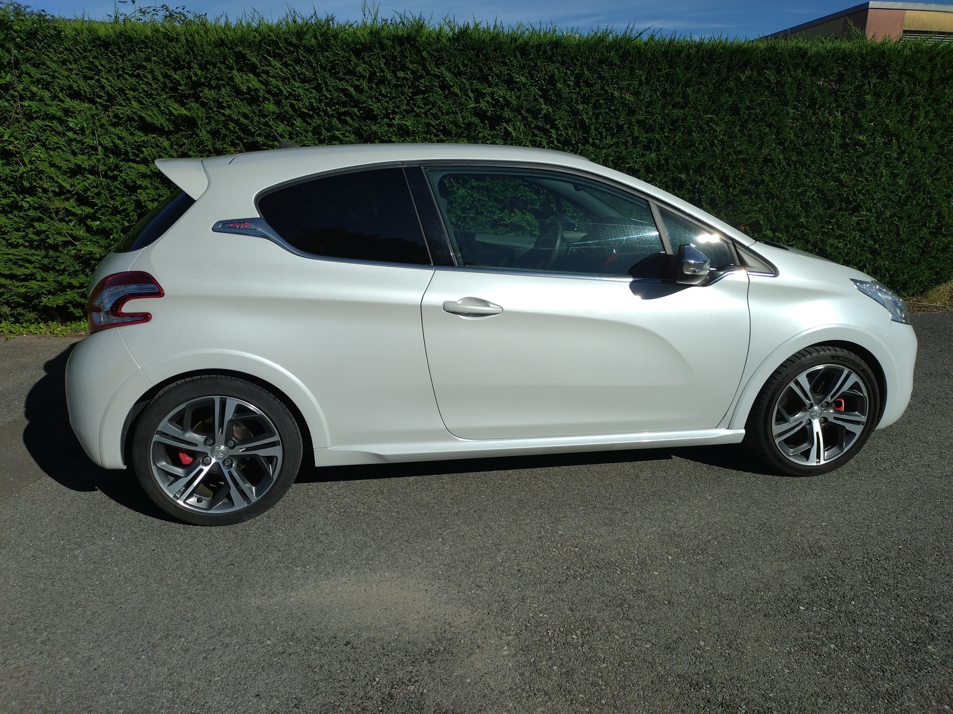 PEUGEOT 1.6 Turbo GTi-image-1