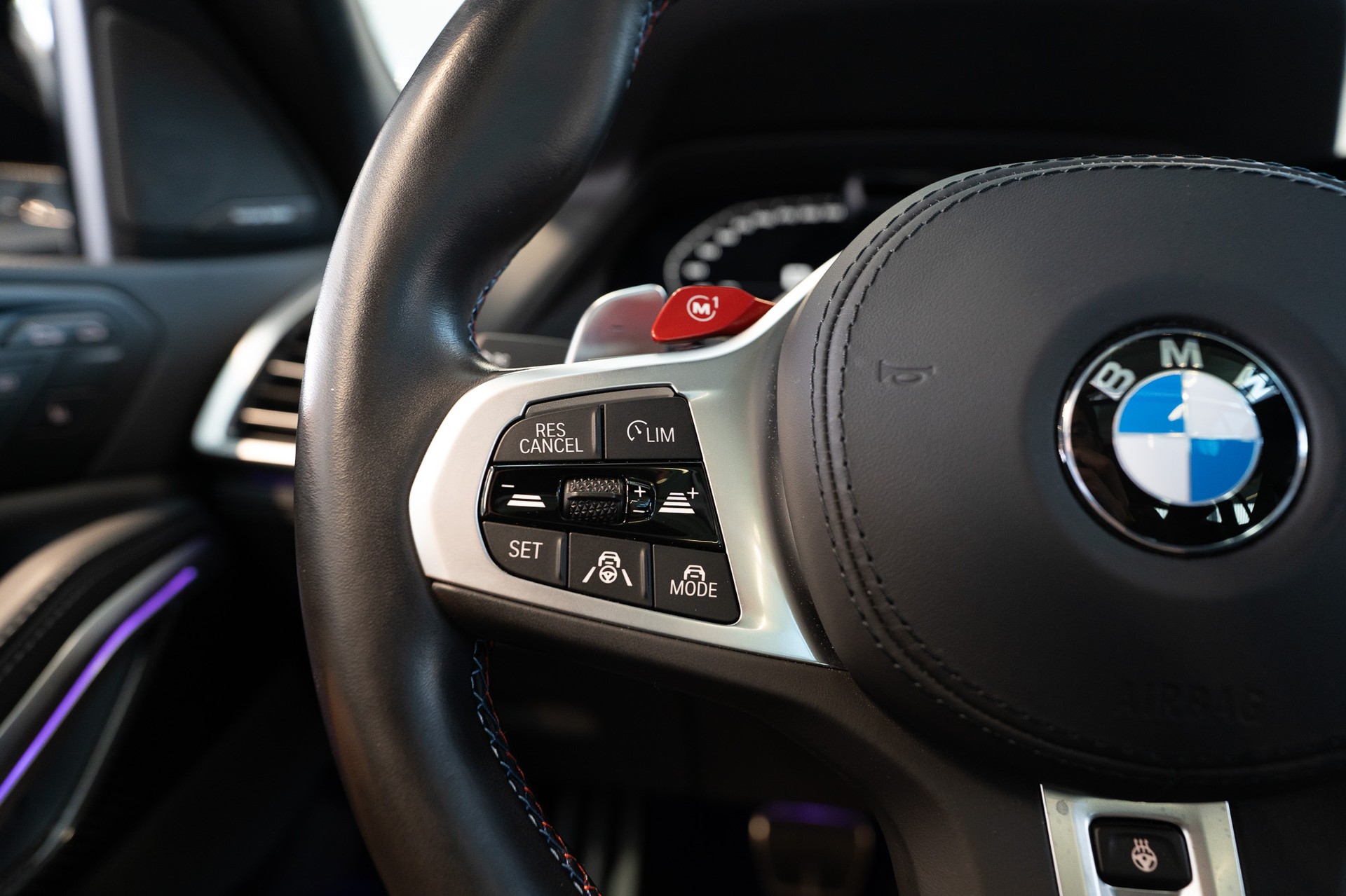 BMW X6 M Competition / Panorama / 360°Kamera / HeadUp-image-20