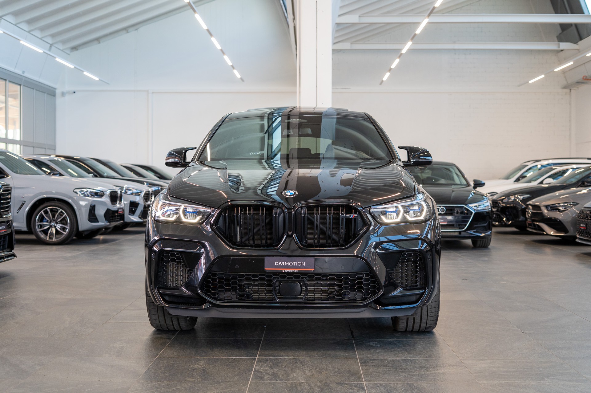 BMW X6 M Competition / Panorama / 360°Kamera / HeadUp-showroom-element-1