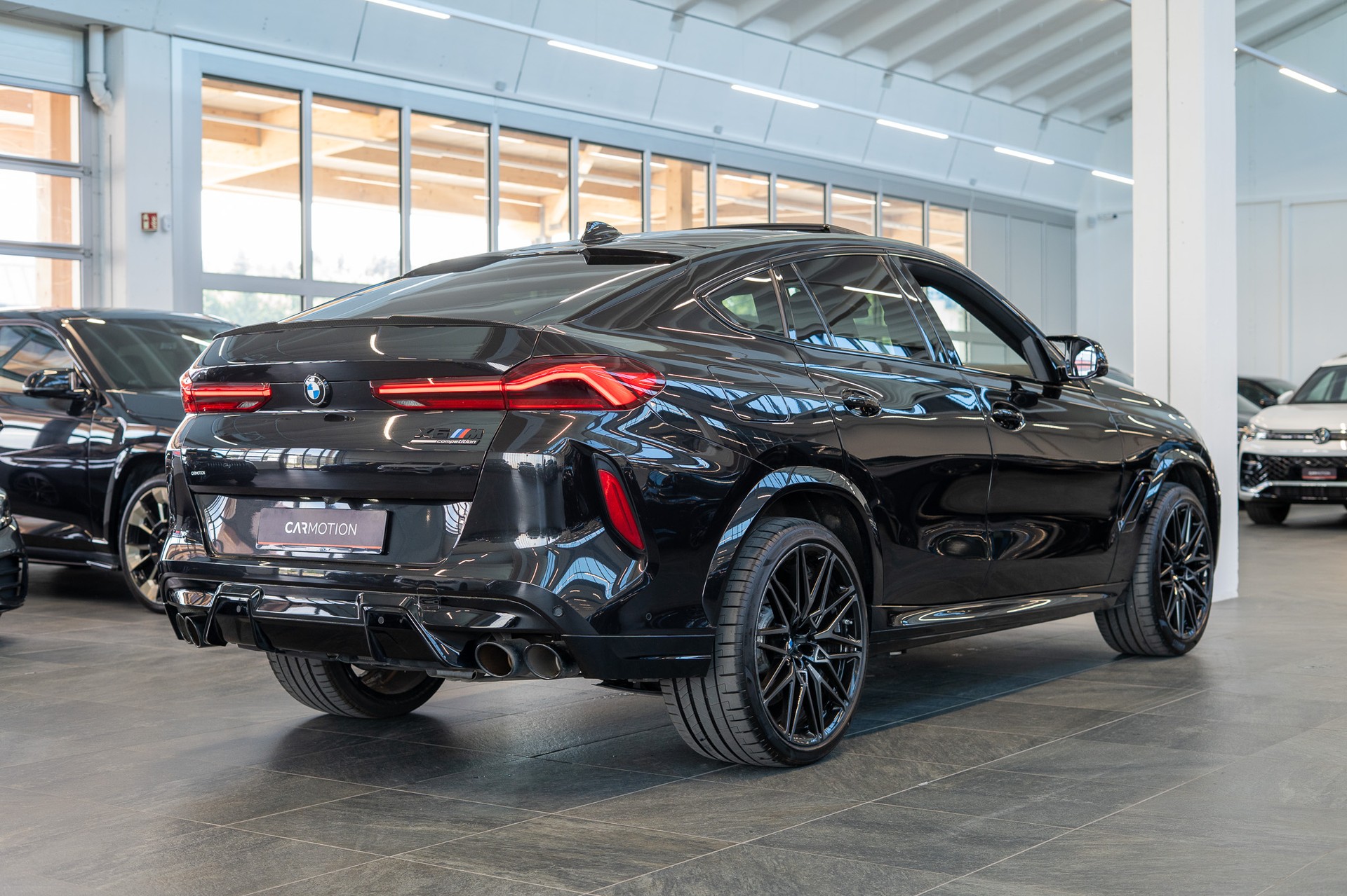 BMW X6 M Competition / Panorama / 360°Kamera / HeadUp-showroom-element-3