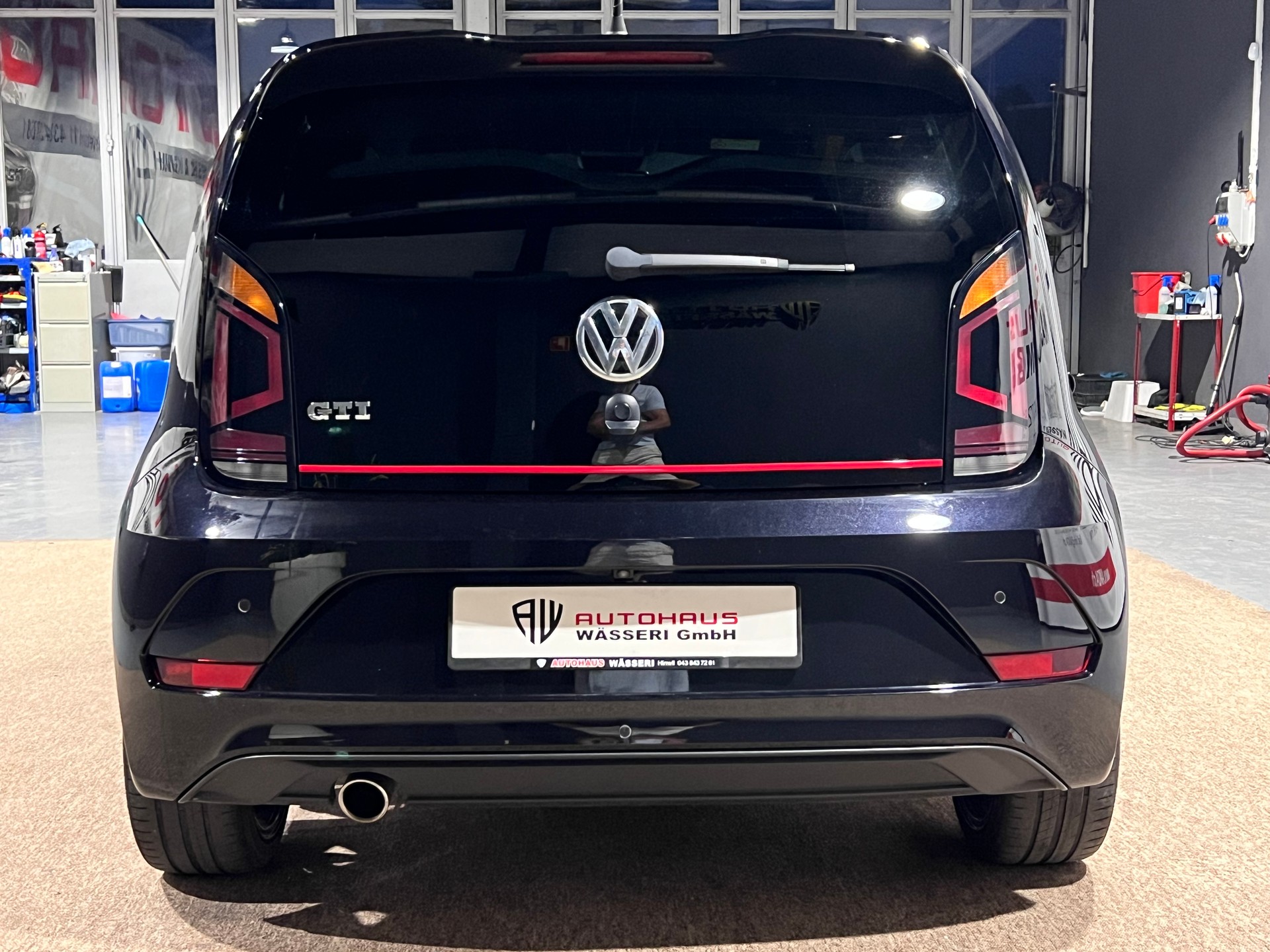 VW Up 1.0 TSI GTI-showroom-element-3