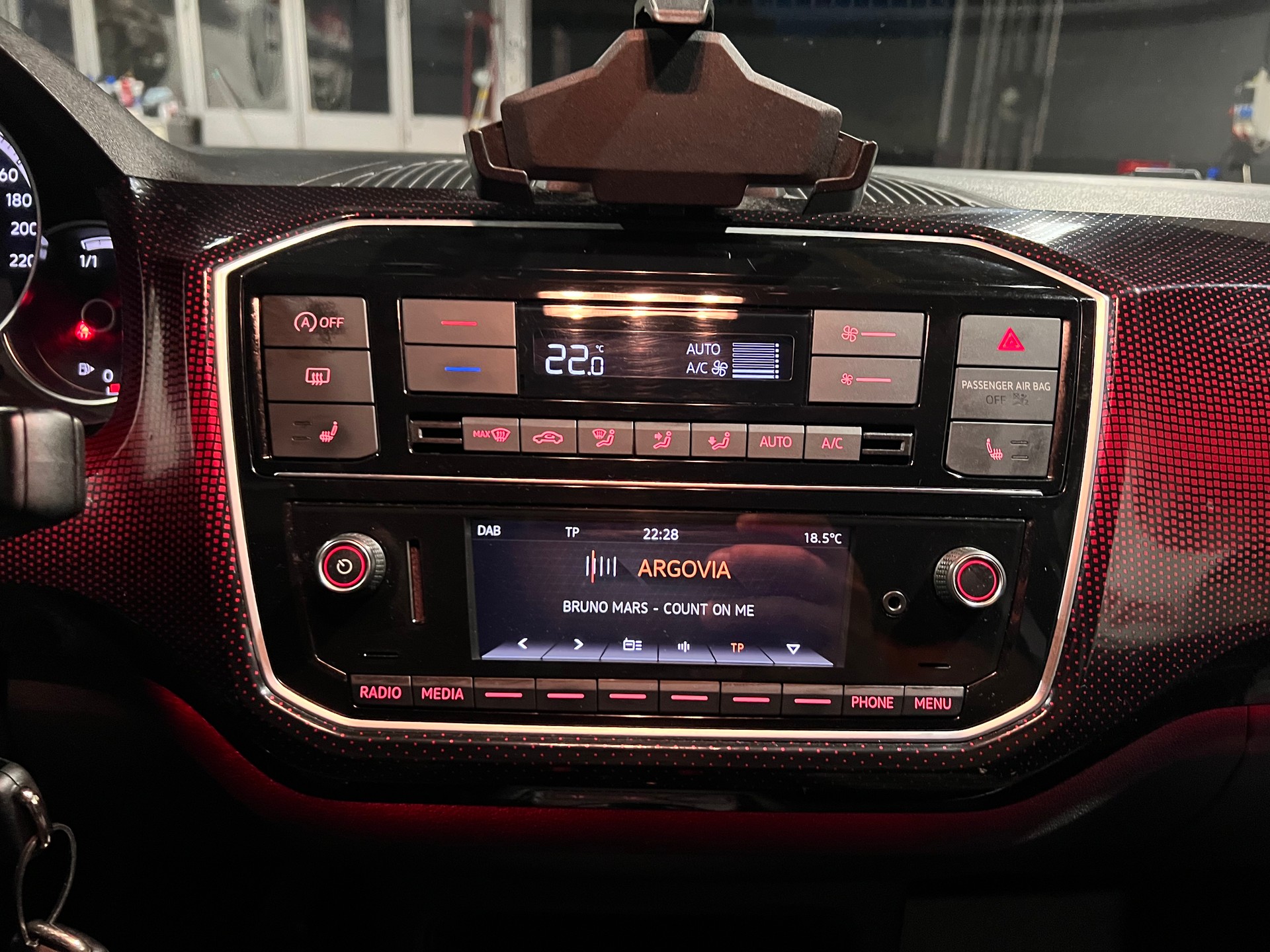VW Up 1.0 TSI GTI-image-17