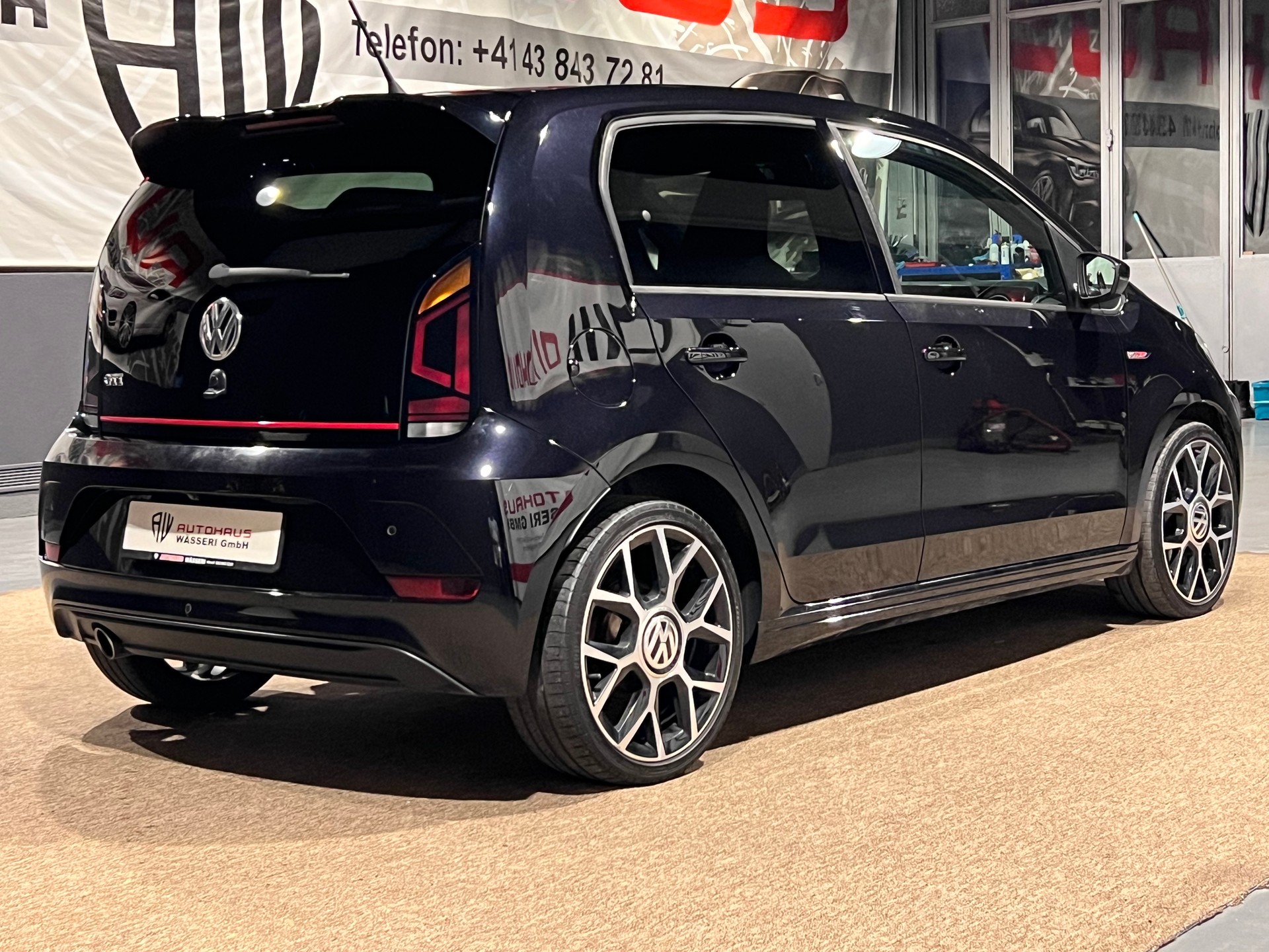 VW Up 1.0 TSI GTI-showroom-element-2