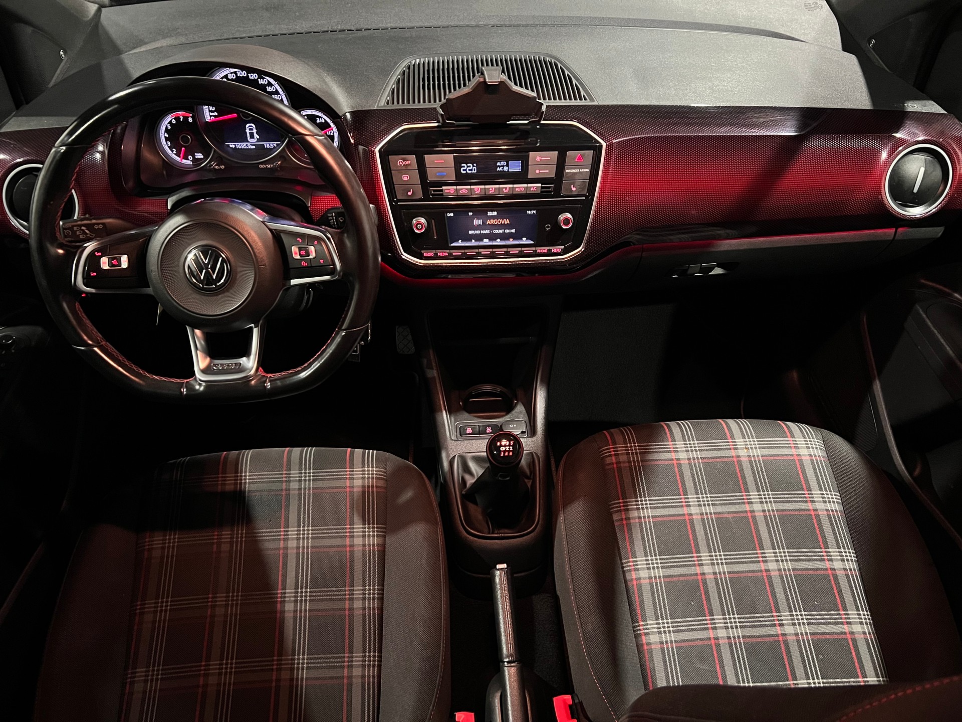 VW Up 1.0 TSI GTI-image-9