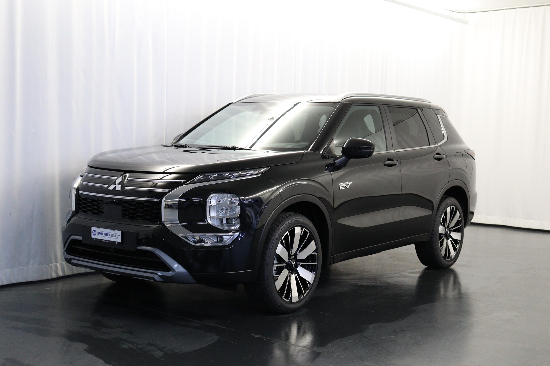 MITSUBISHI Outlander 2.4 PHEV Intense 4x4-showroom-element-1