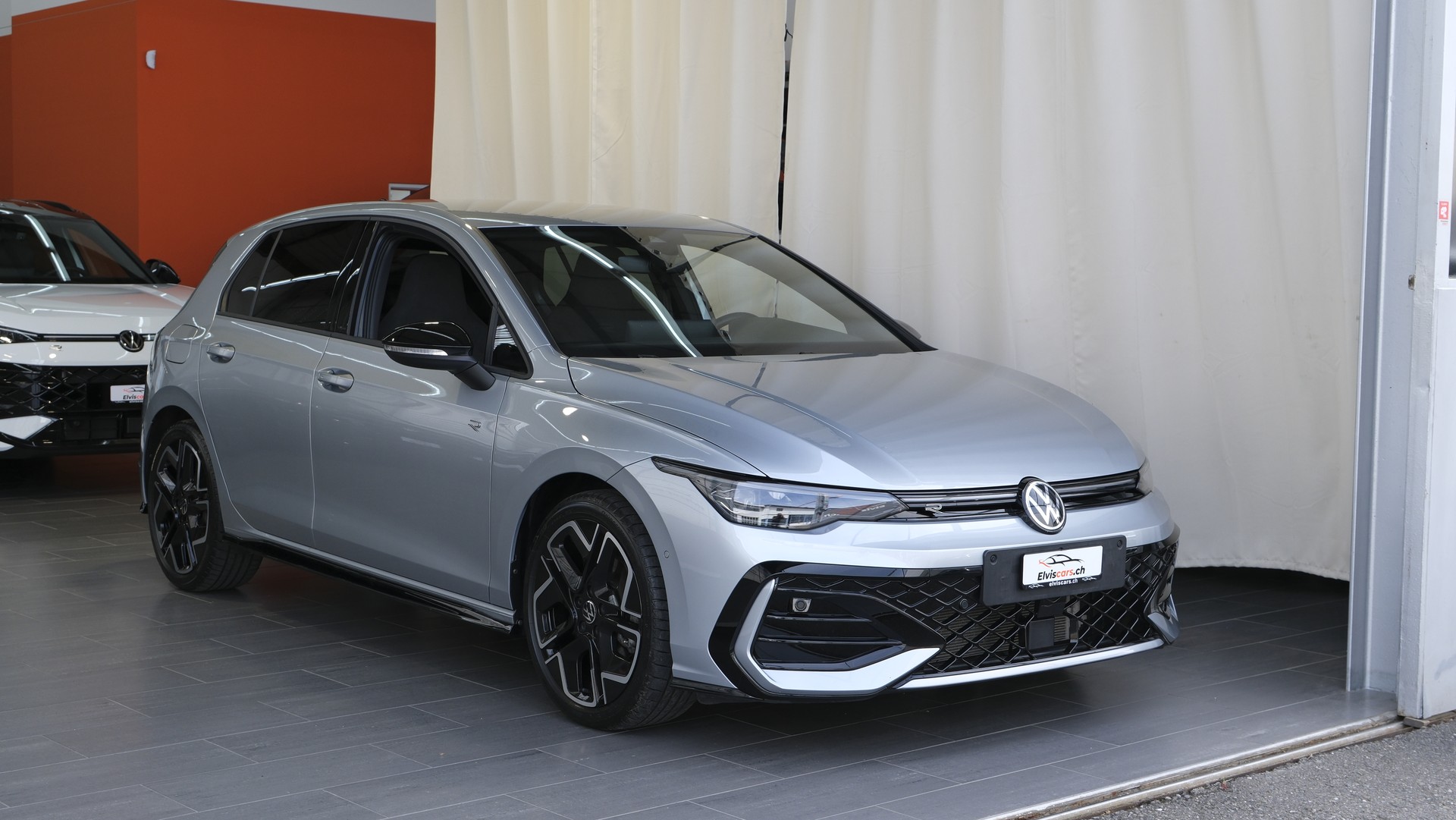 VW Golf 1.5 e TSI mHEV R-Line DSG * Black Style *-showroom-element-1