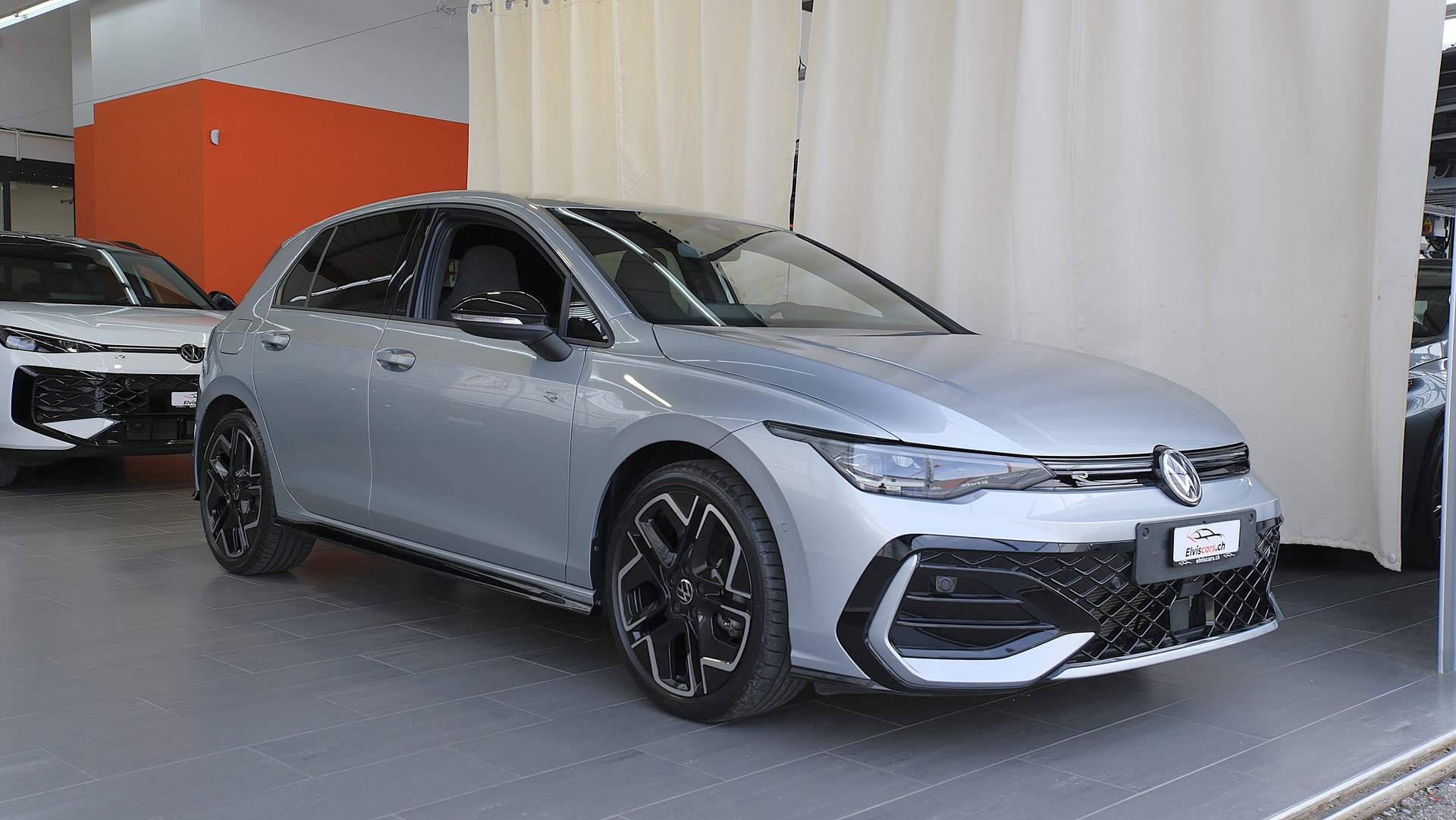 VW Golf 1.5 e TSI mHEV R-Line DSG * Black Style *-image-28