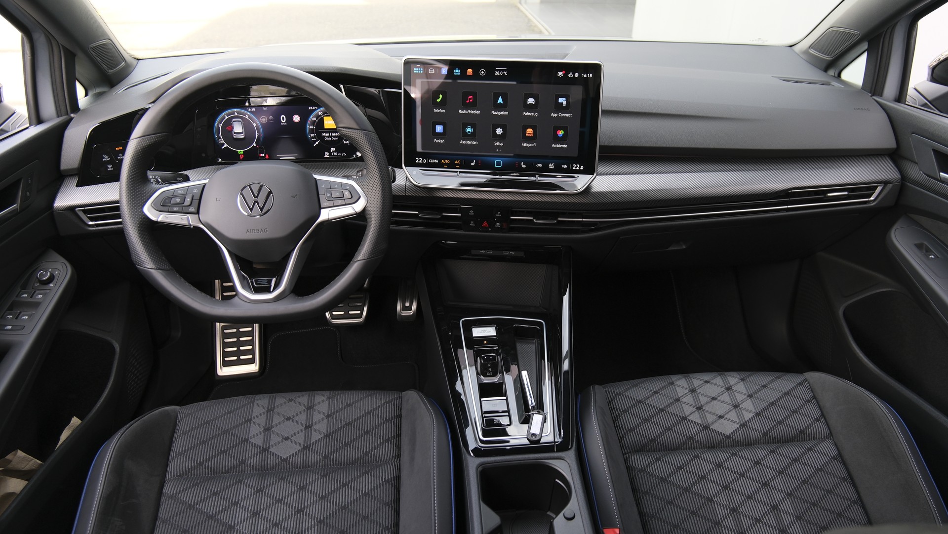 VW Golf 1.5 e TSI mHEV R-Line DSG * Black Style *-image-5
