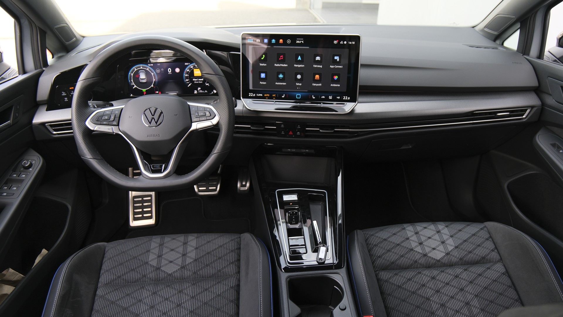 VW Golf 1.5 e TSI mHEV R-Line DSG * Black Style *-image-21