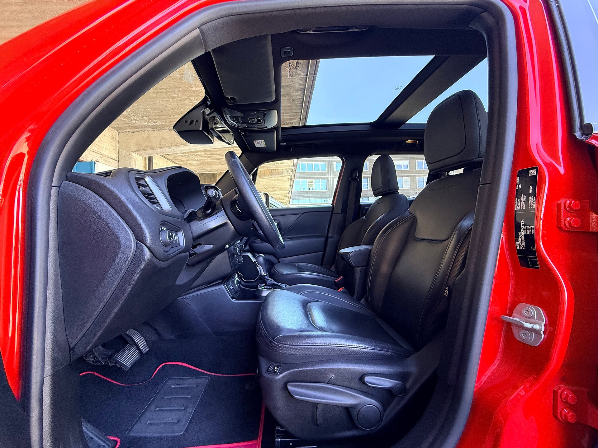 JEEP Renegade 1.3 Turbo Limited AWD-image-15