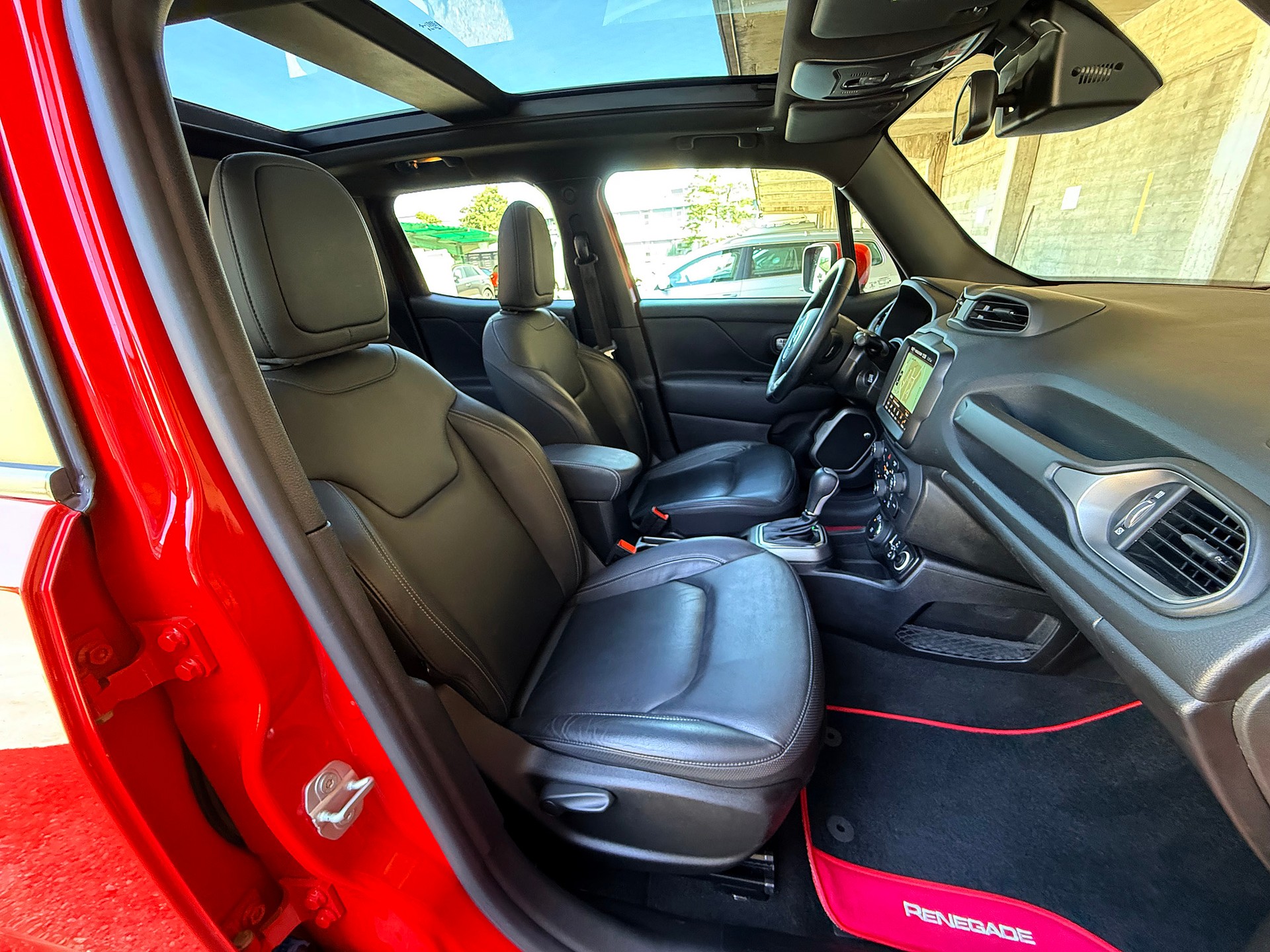 JEEP Renegade 1.3 Turbo Limited AWD-image-6