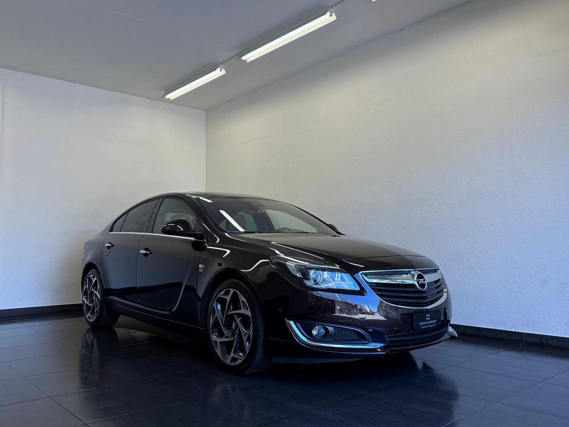 OPEL Insignia 2.0 Turbo Sport Automatic-image-25